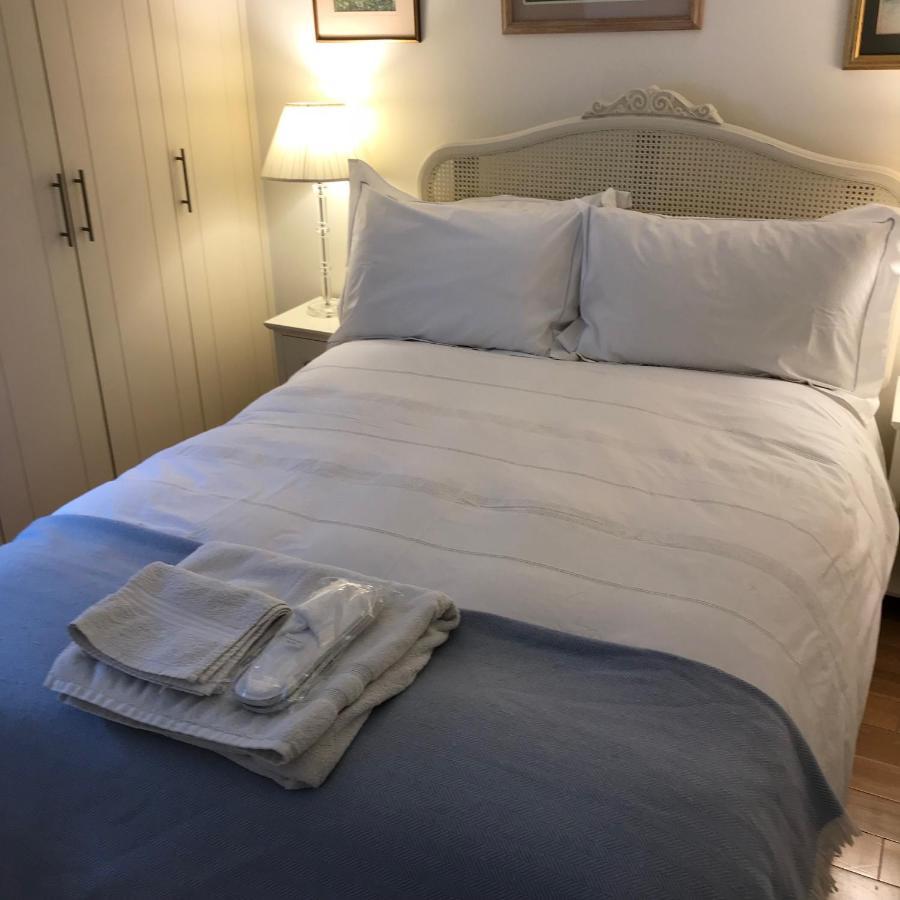 Quarto Duplo com Casa de Banho Privativa