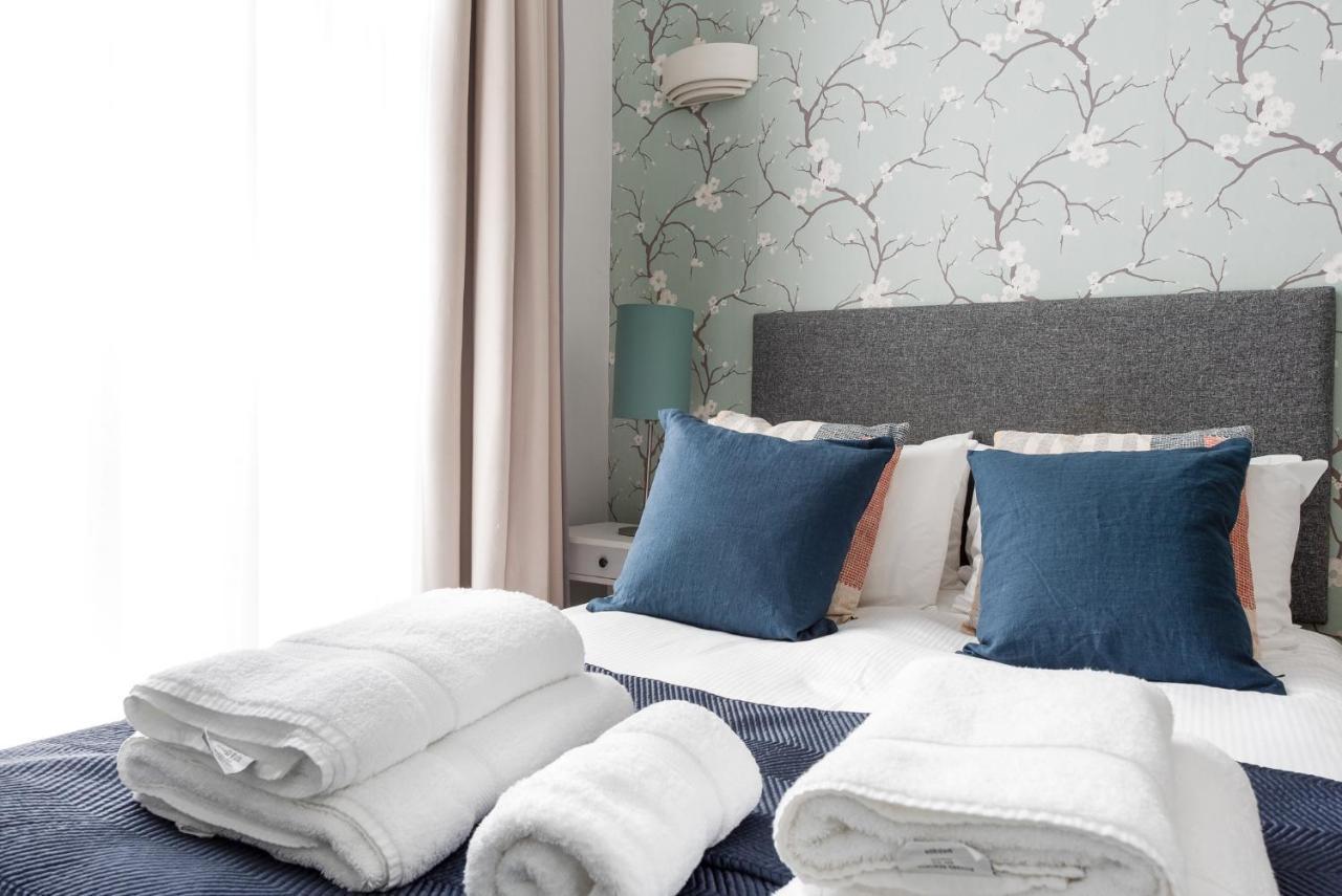 Quarto com Cama Queen-size
