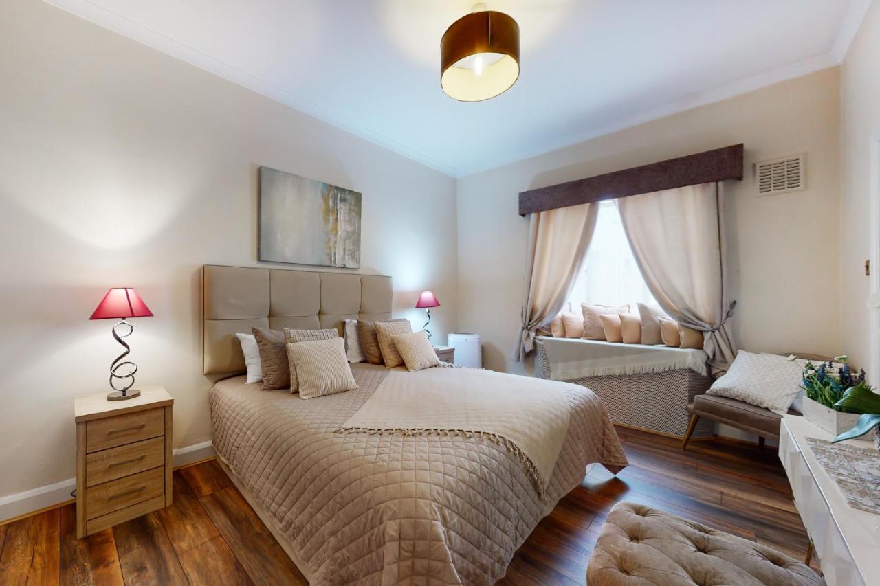 Luxury Two-Bedroom Apartment