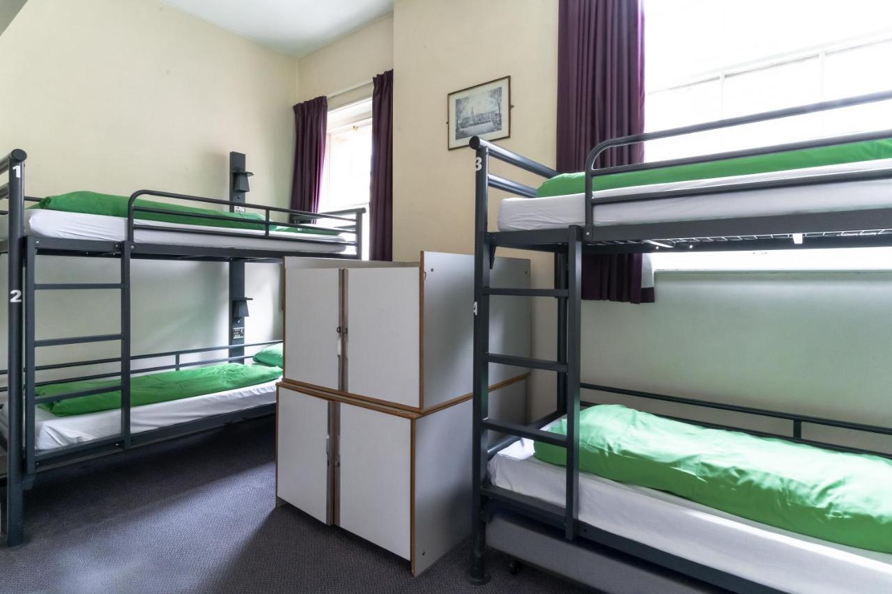 Cama em Beliche em Dormitório Feminino