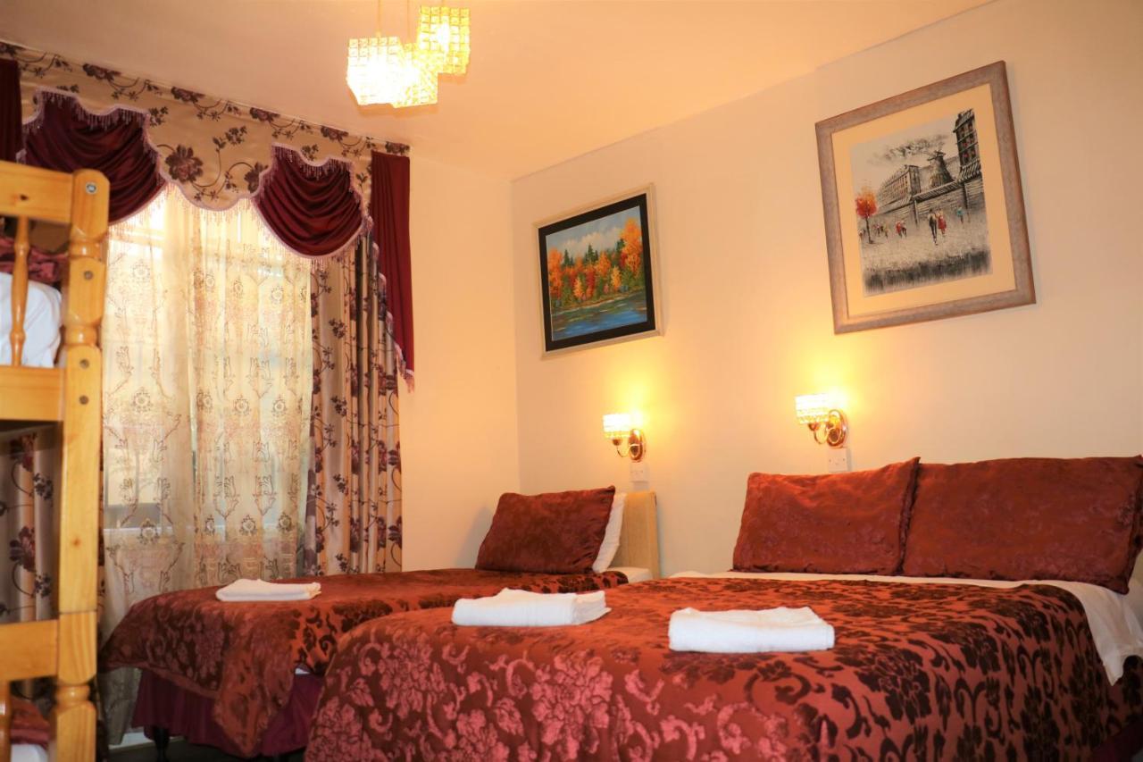 Family Room (5 Adults),1199987020:JPEG