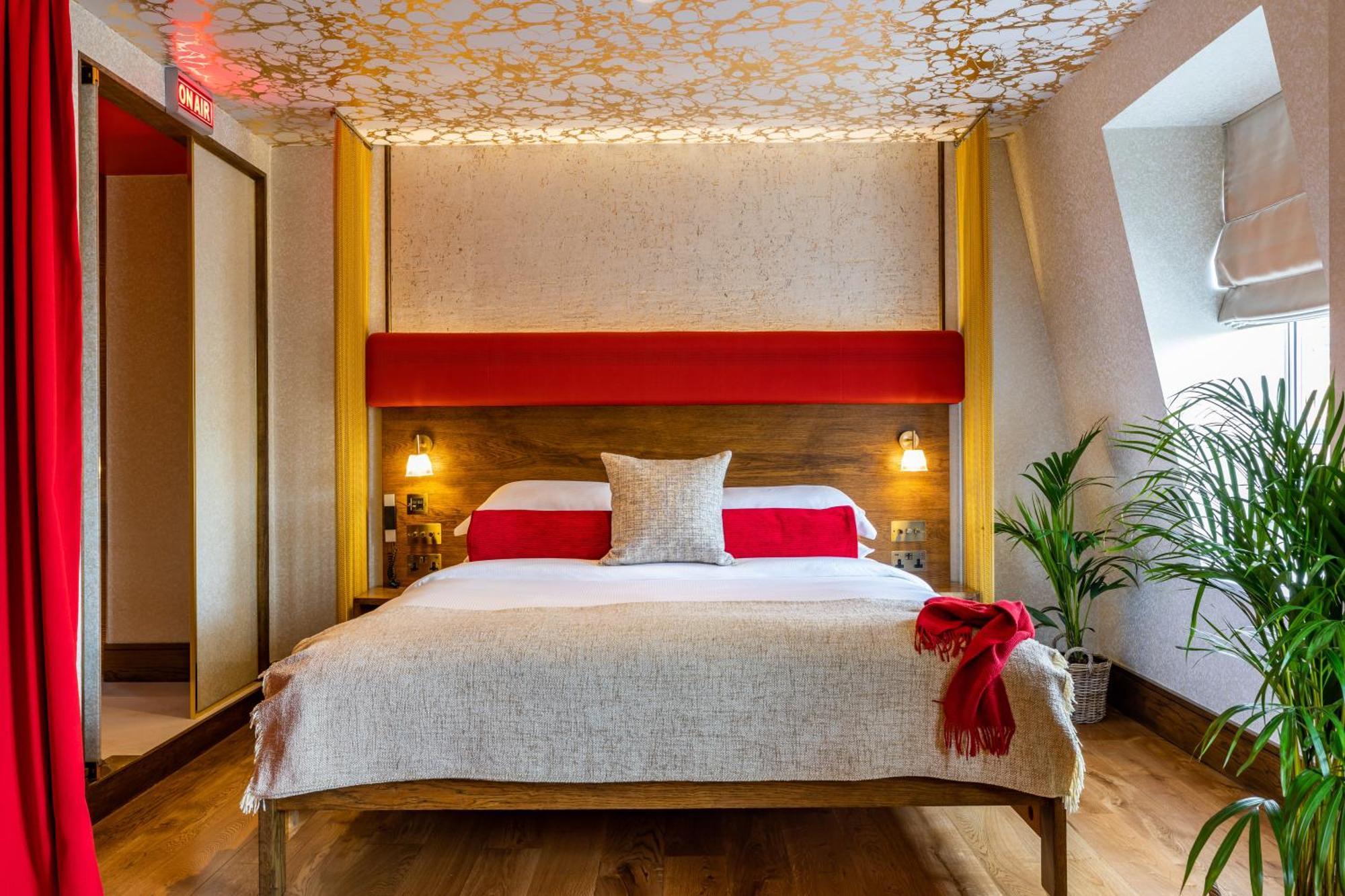 Pop Diva Suites