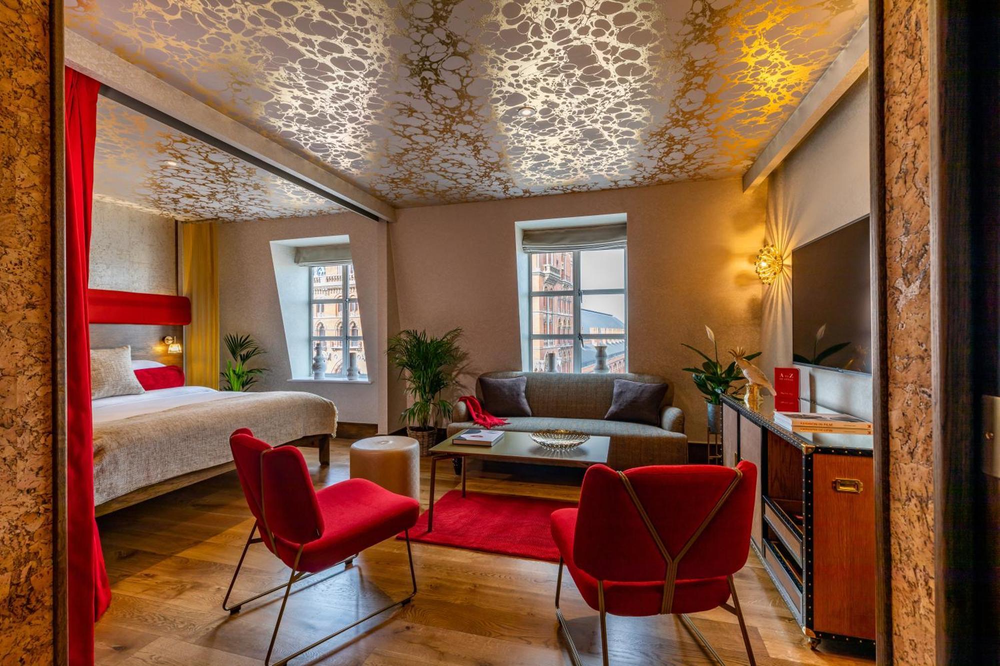 Pop Diva Suites