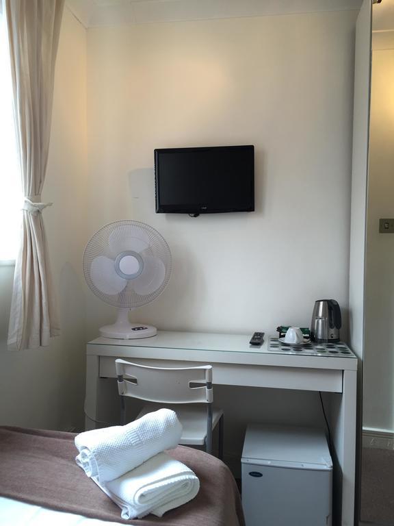 Small Single Room,126518784:JPEG
