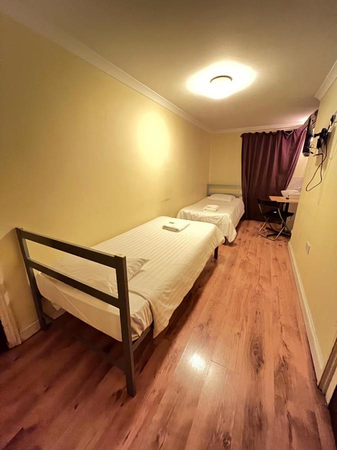 Twin Room with Shared Bathroom,1288103170:JPEG