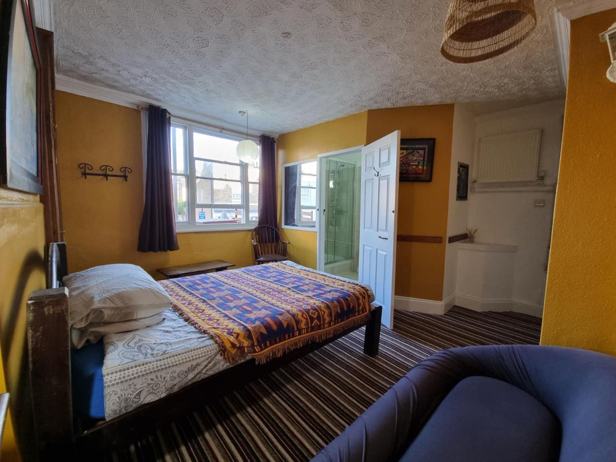 Quarto Duplo com Banheiro Privativo