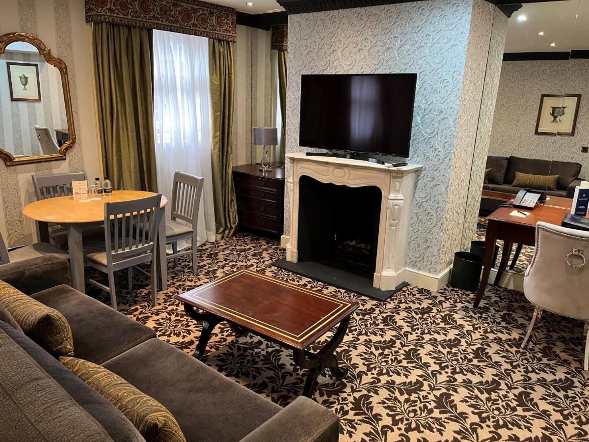 One-Bedroom Suite