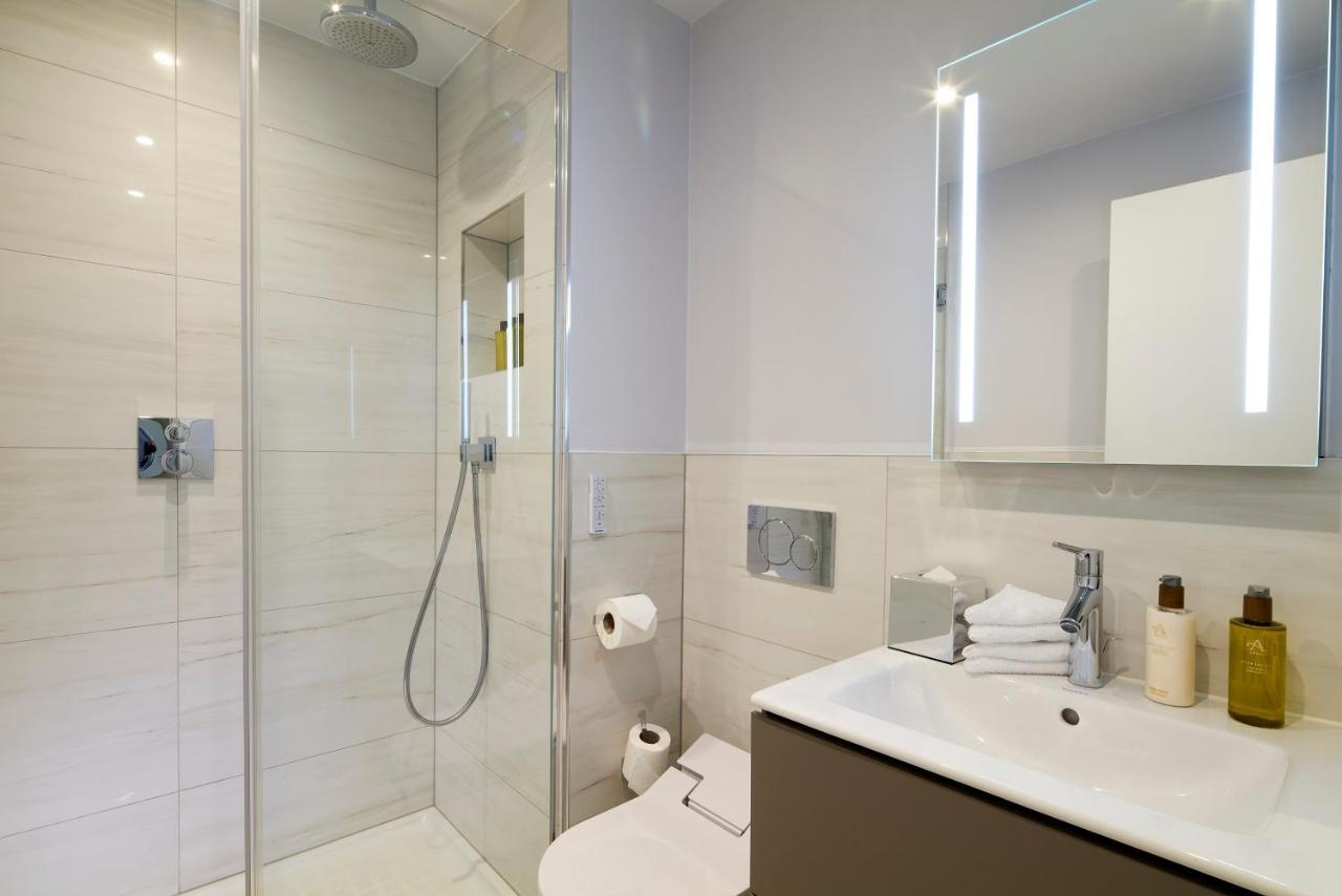 Superior One Bedroom Apartment