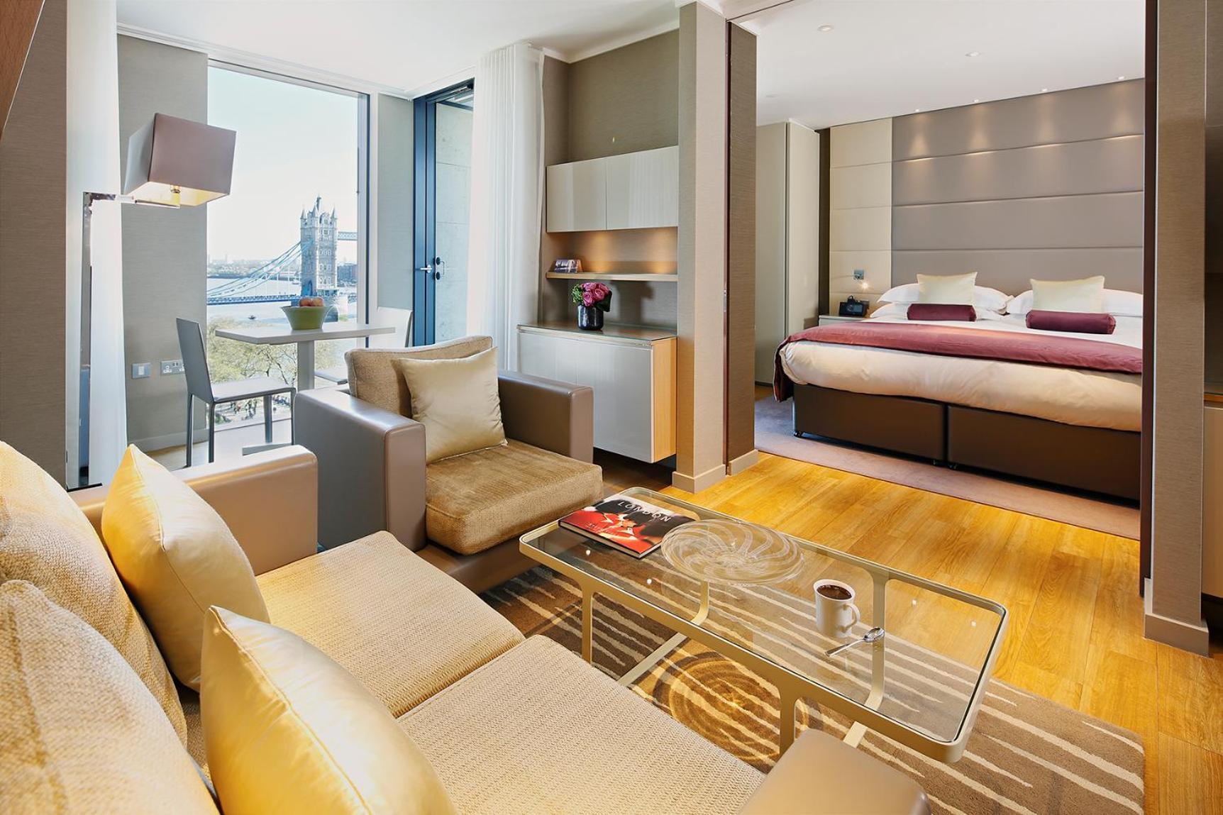Luxury One-bedroom Apartment Tower View
