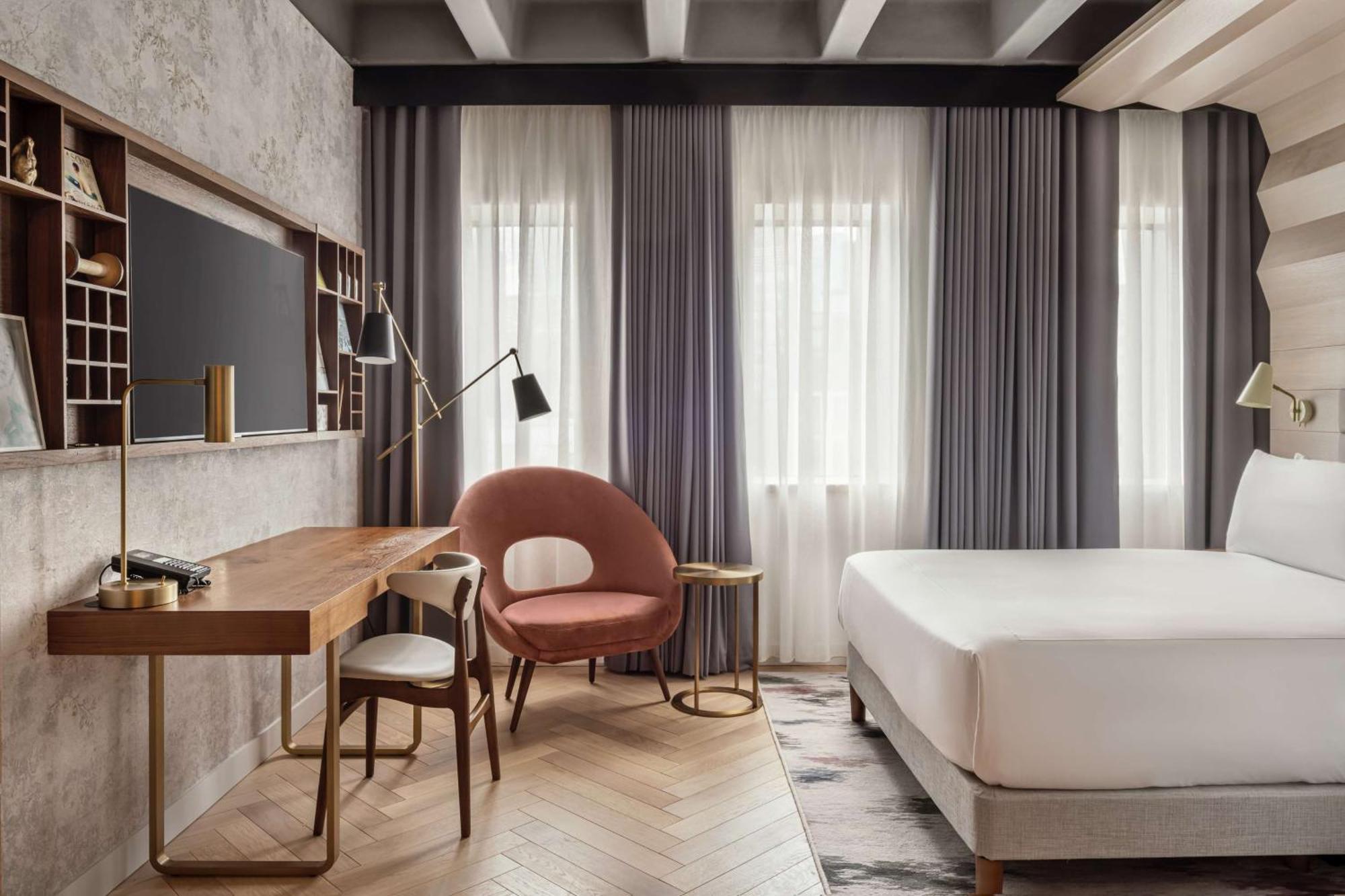 Queen Room
