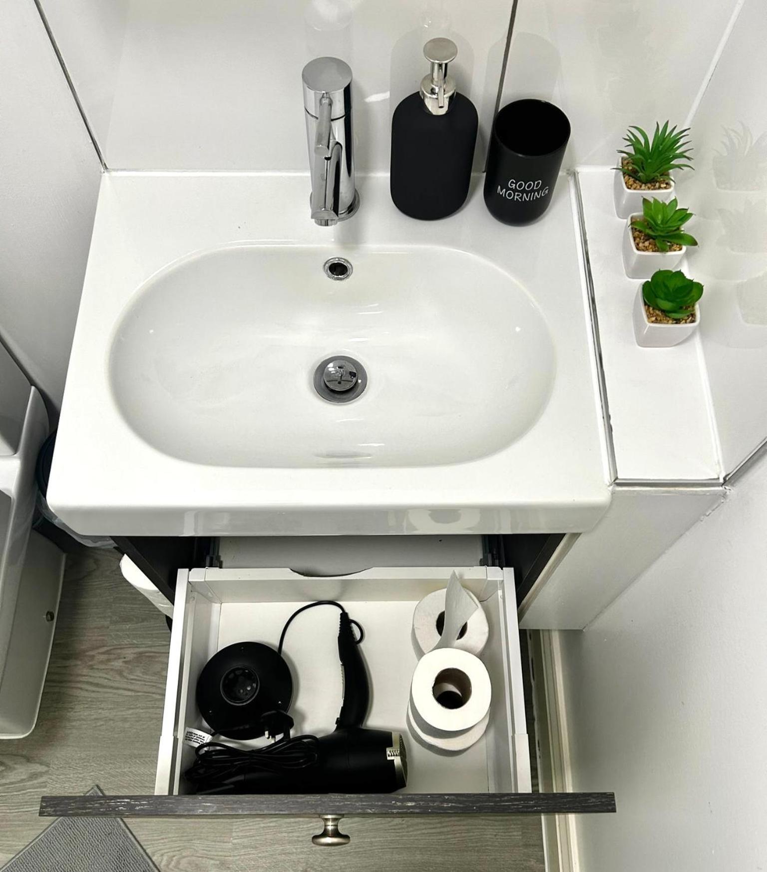 Double Room Private Bathroom,1523461078:JPEG