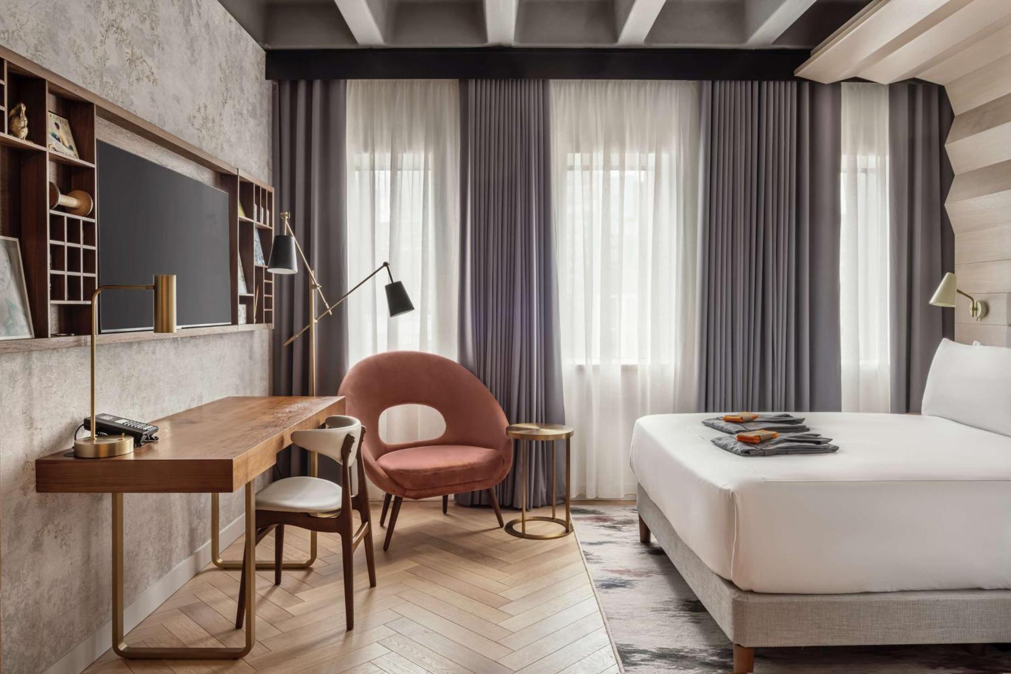 Queen Room