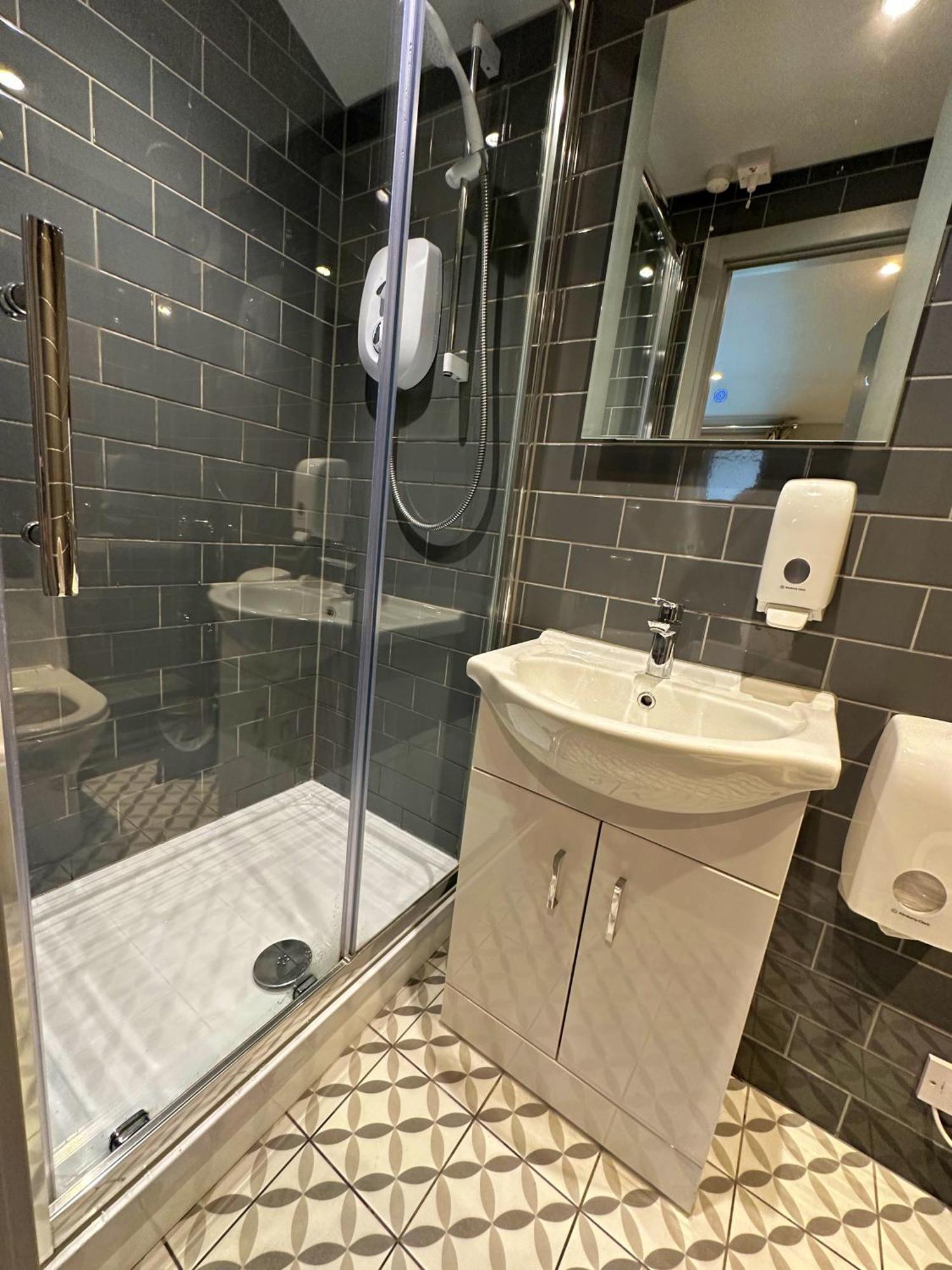 Double Room Private Bathroom