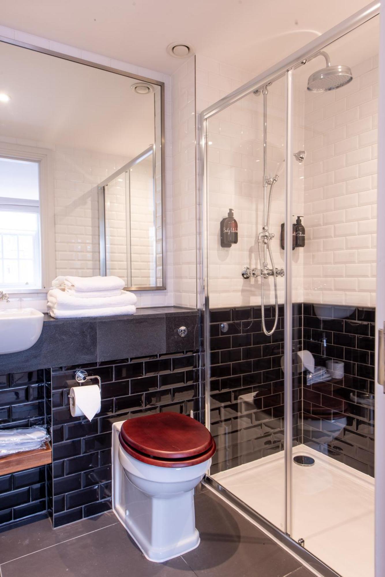 Deluxe Double Room Bath