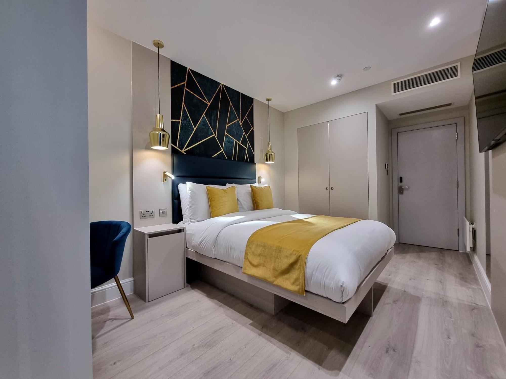 Signature Jacuzzi Suite