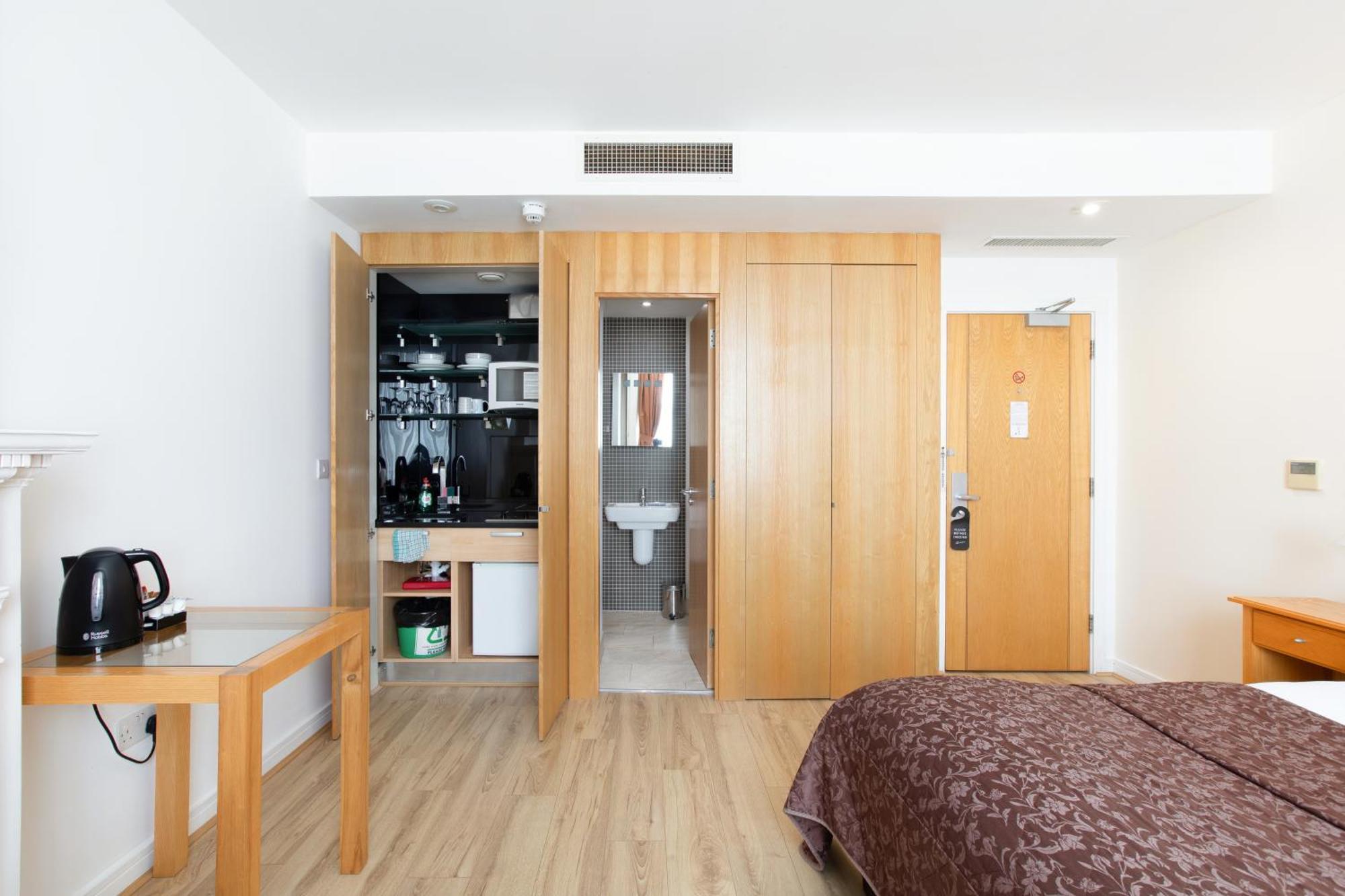 Executive Studio Suite,1557325369:JPEG