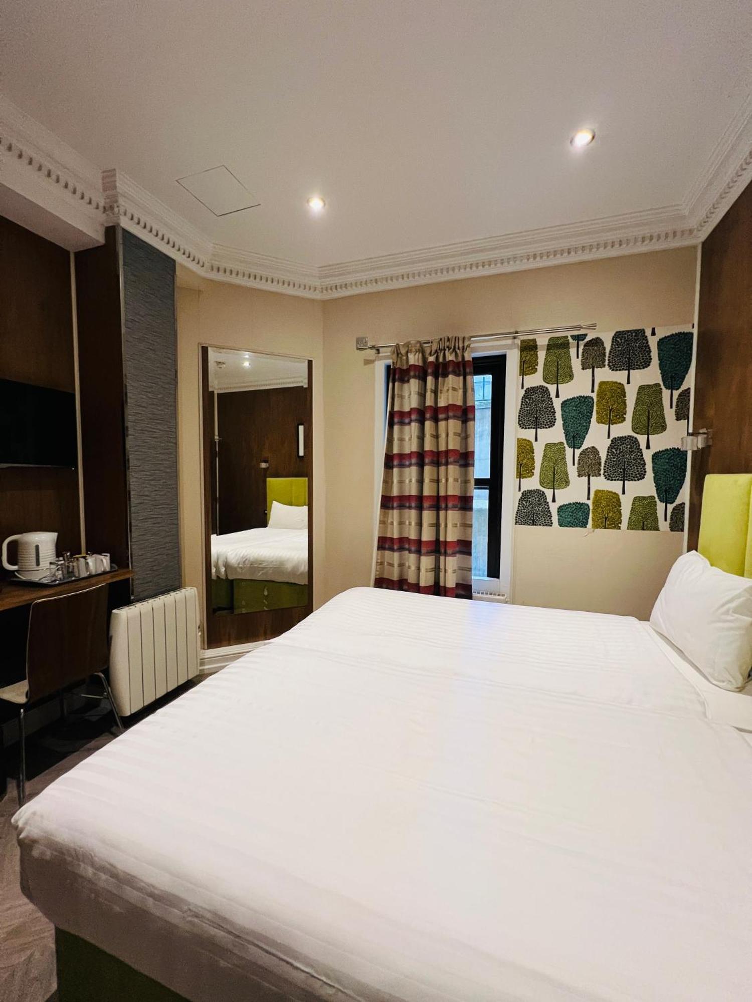 Double Room Private Bathroom