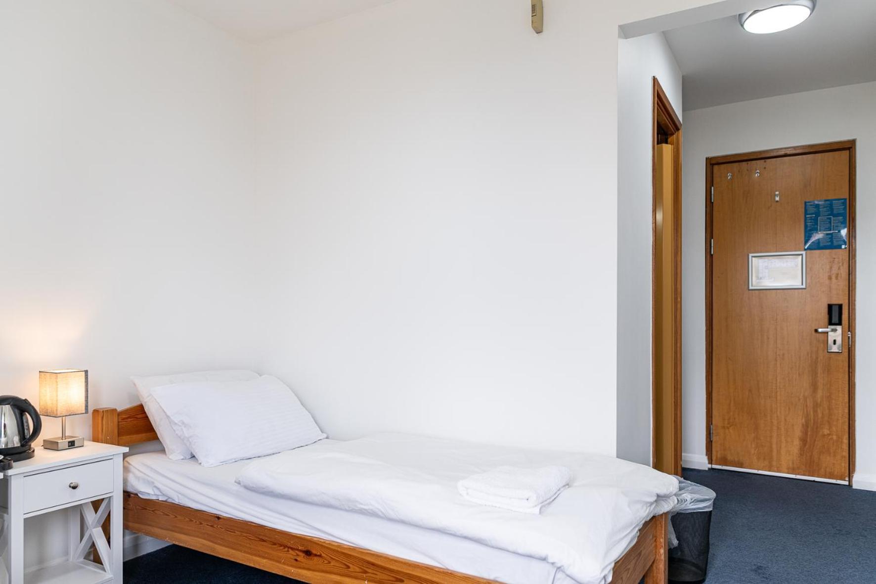 Twin Room Bathroom