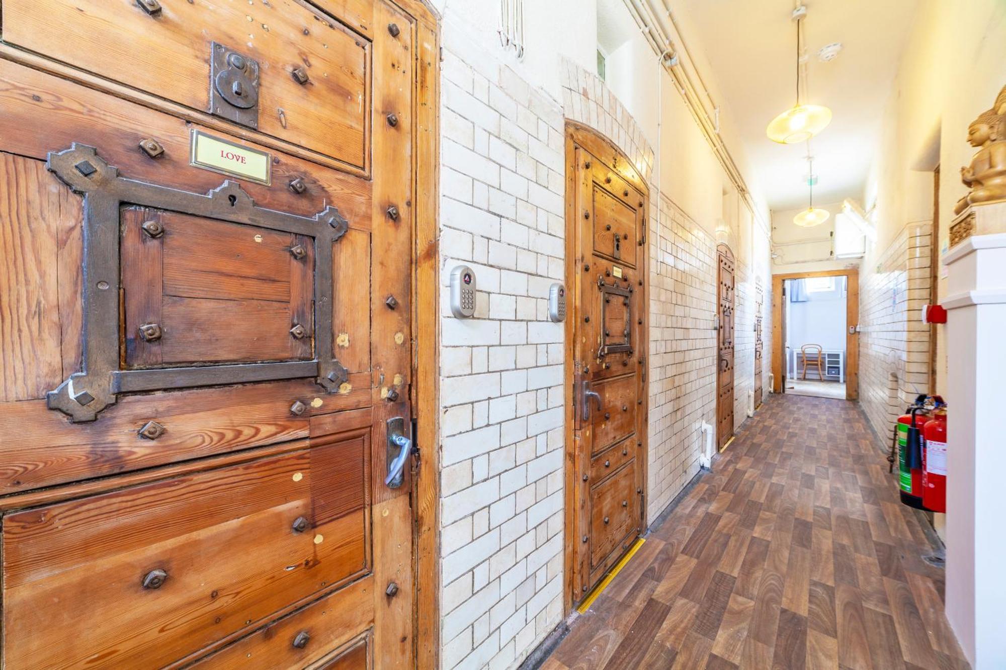 Single Room with Shared Bathroom