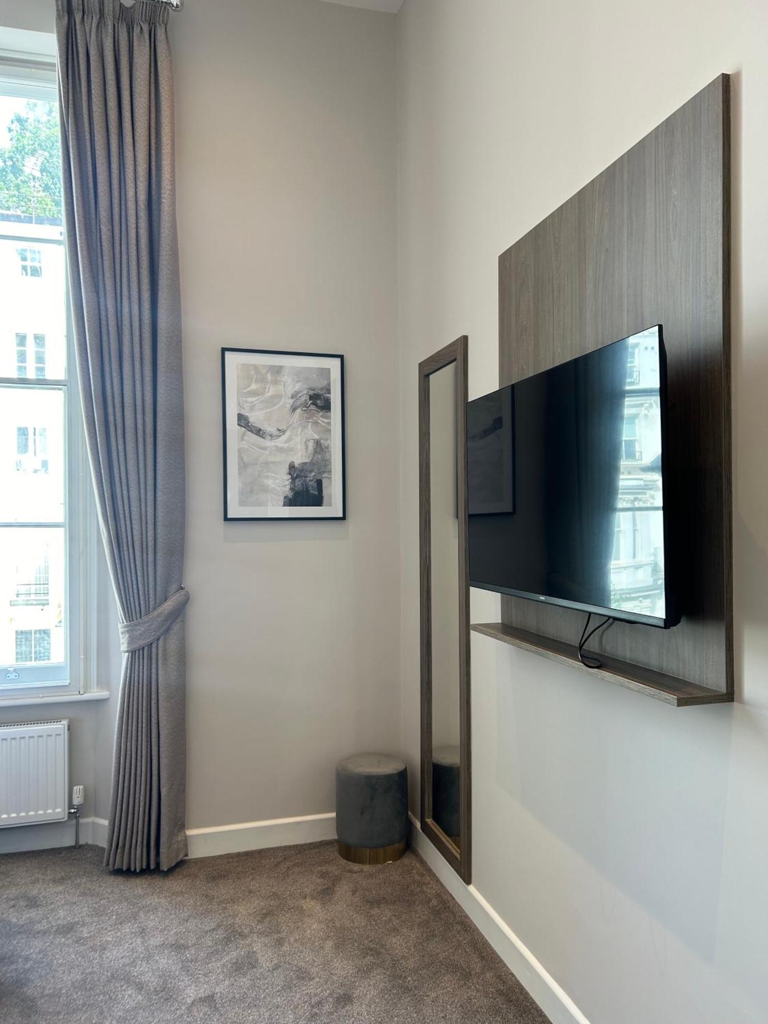 Twin Room,1645008859:JPEG
