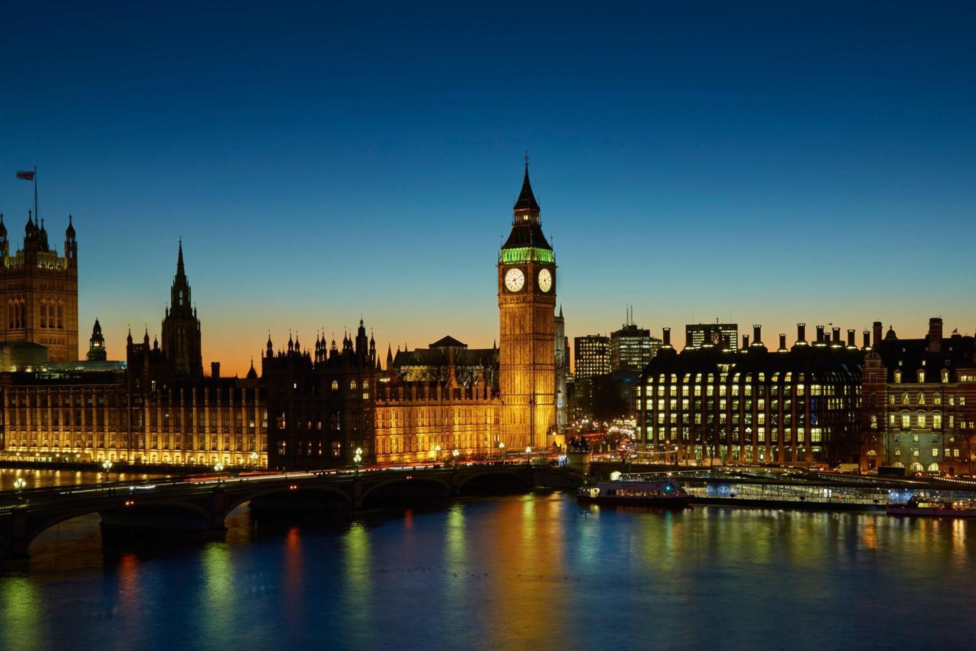 Suite Penthouse avec Accès au Salon Club