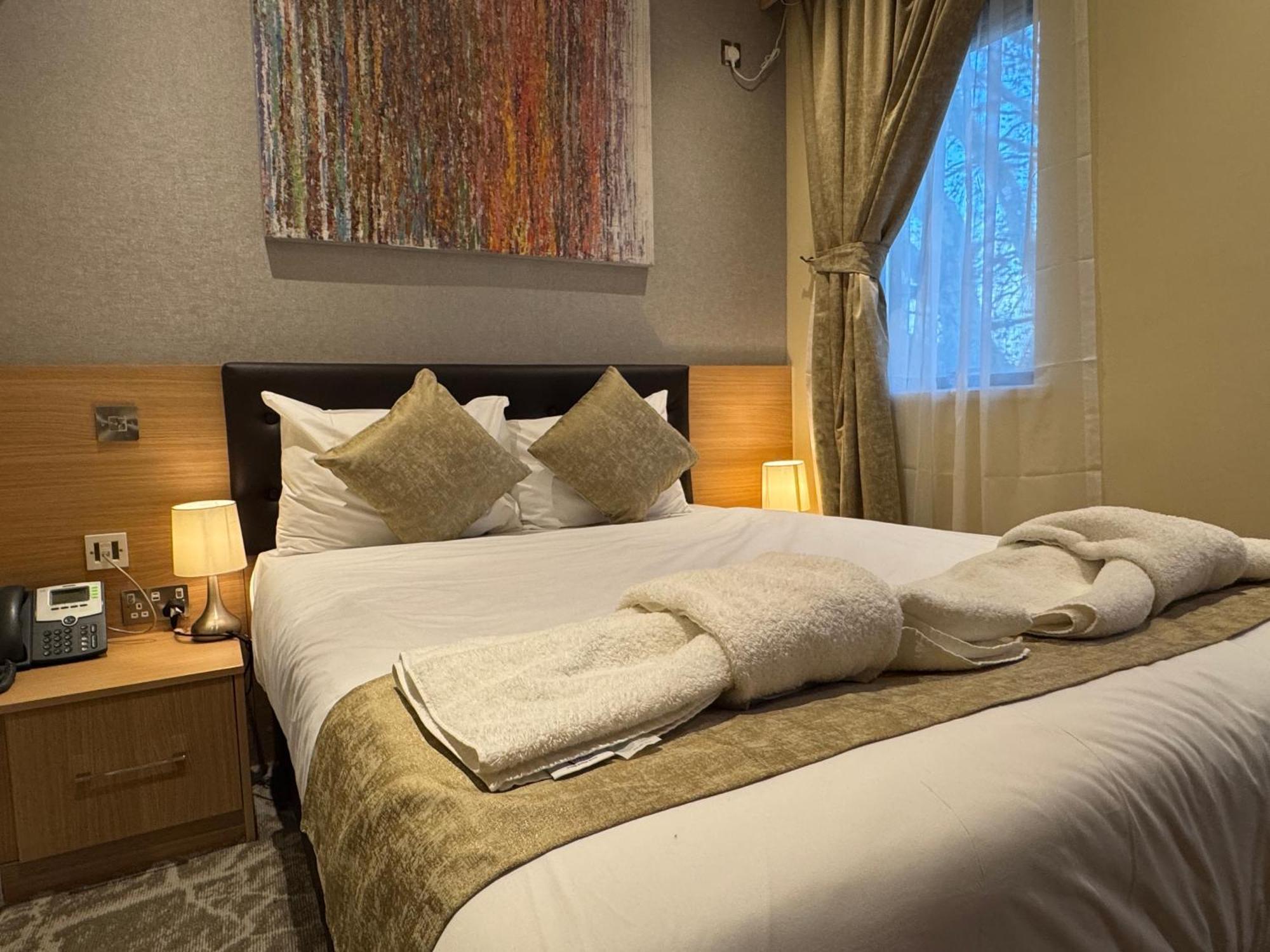 Queen Room,1625492368:JPEG