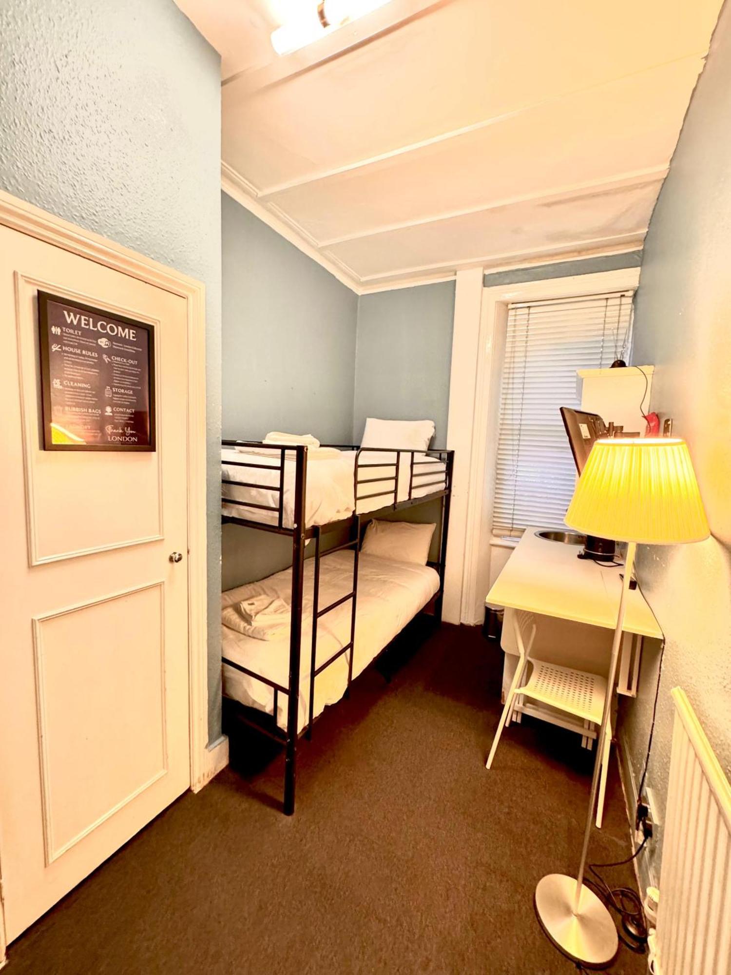 Zweibettzimmer mit Gemeinschafts-WC