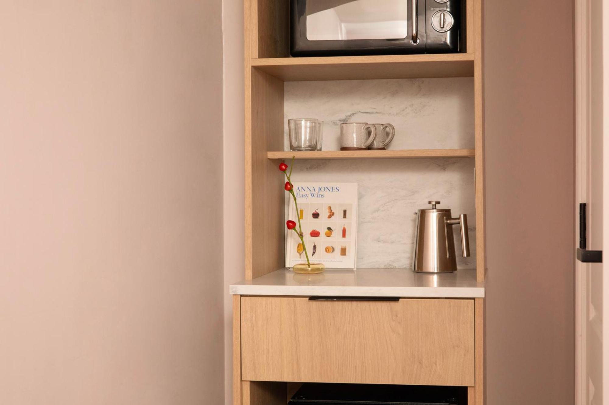 Compact Room Lower Ground