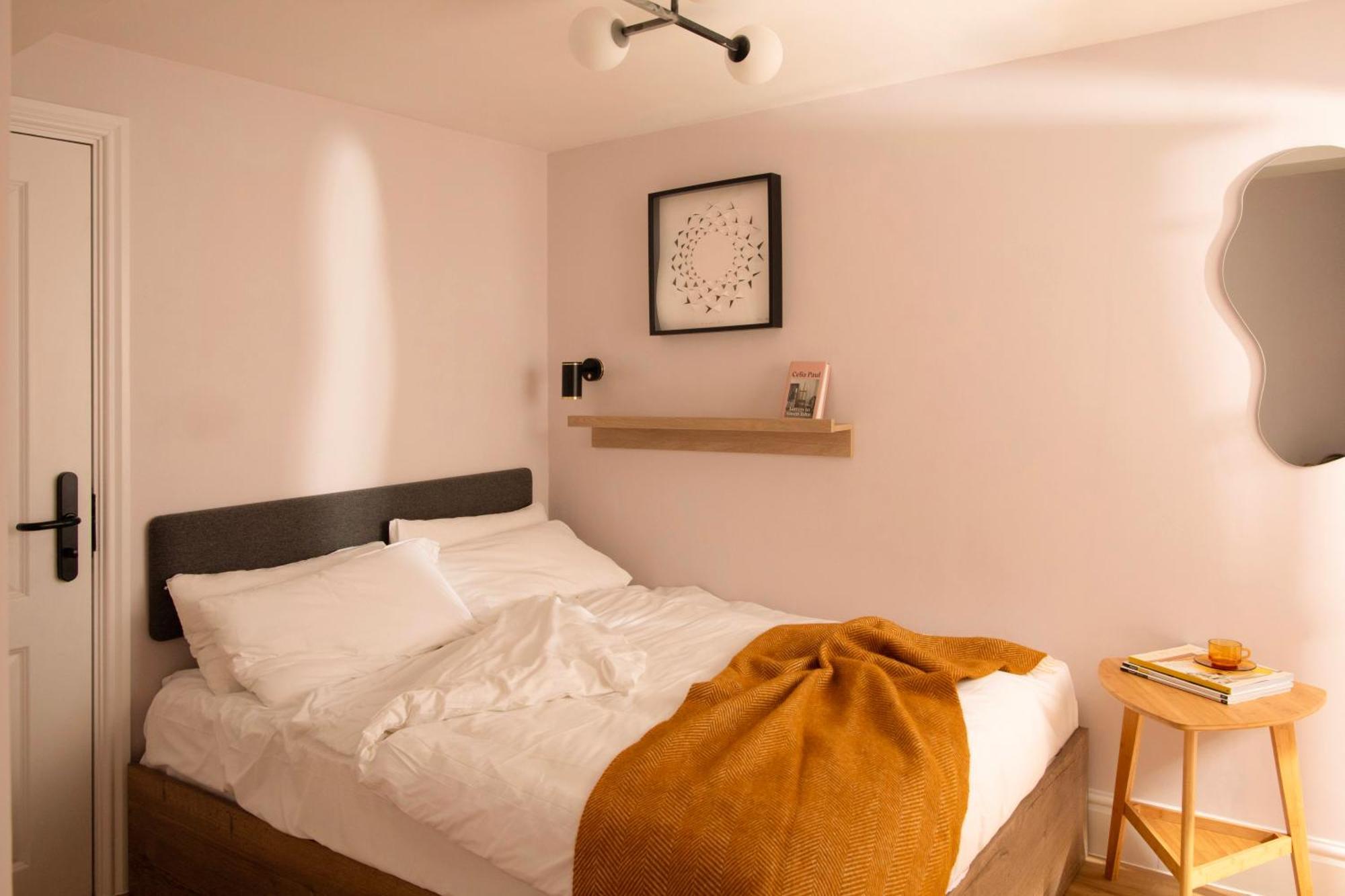 Compact Room Lower Ground