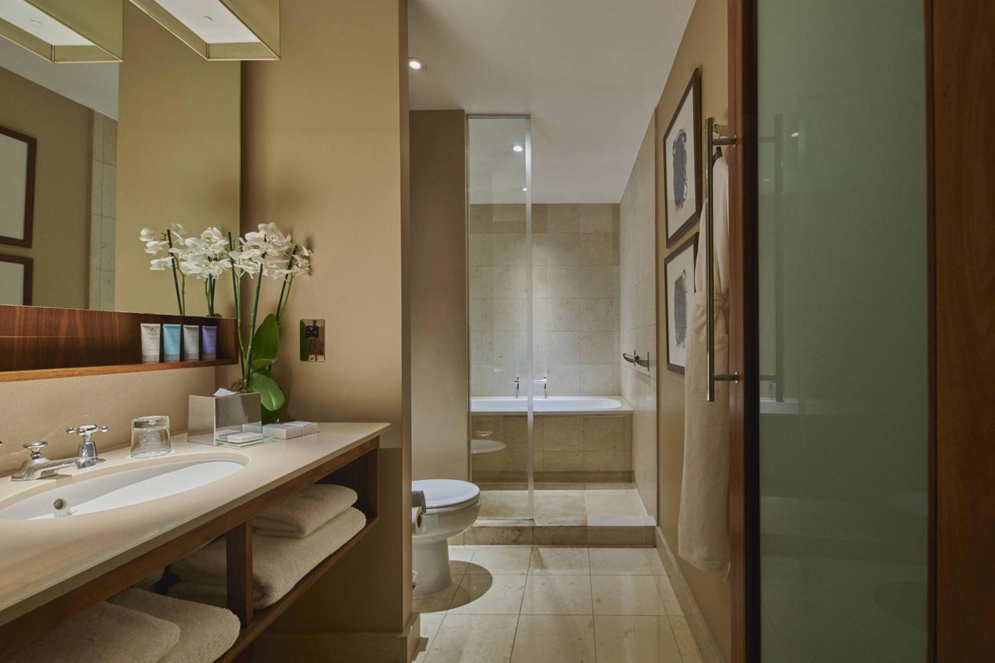 Signature Guest room 1 King