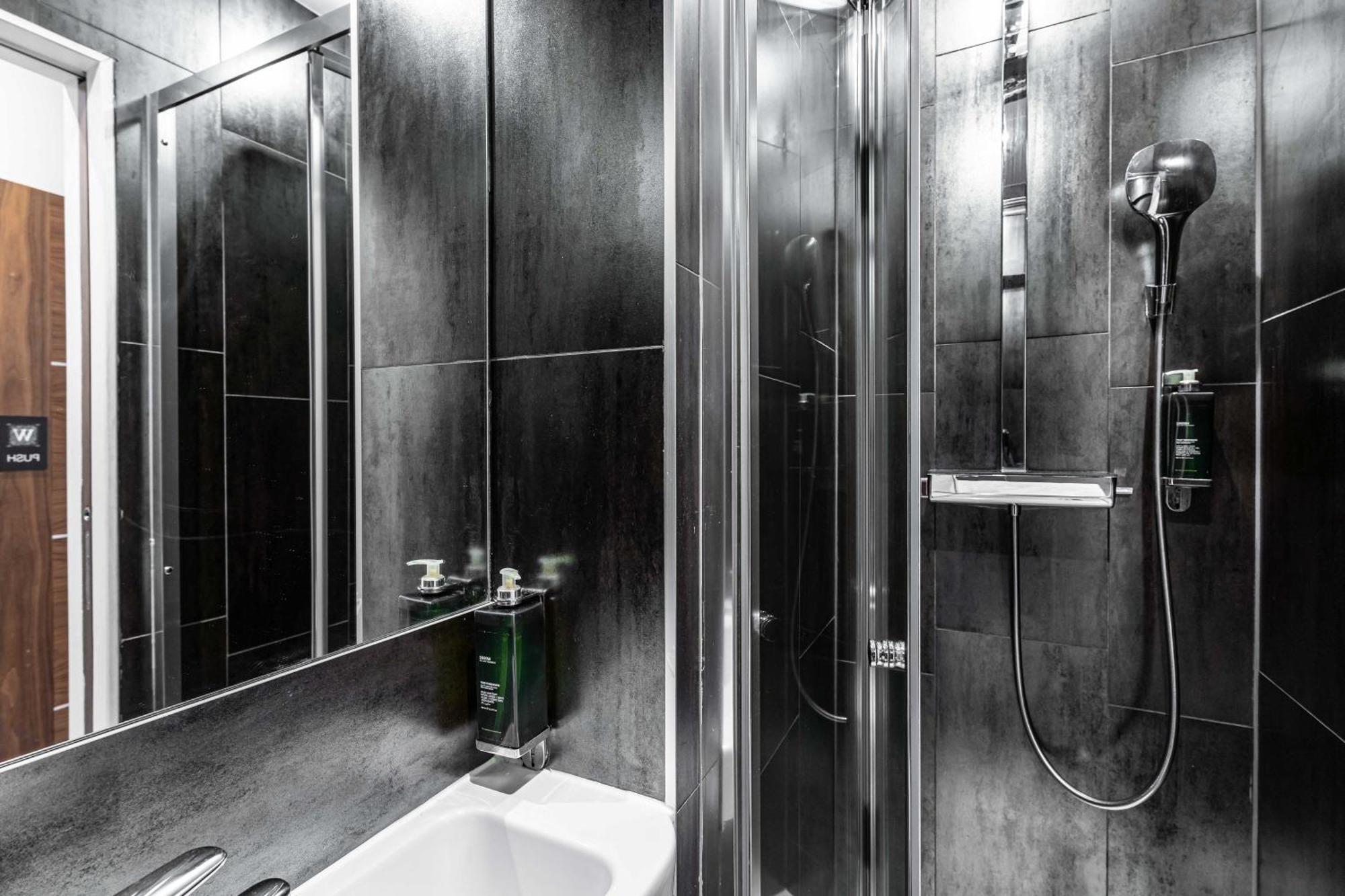 Twin Room Private Bathroom,1646343088:JPEG