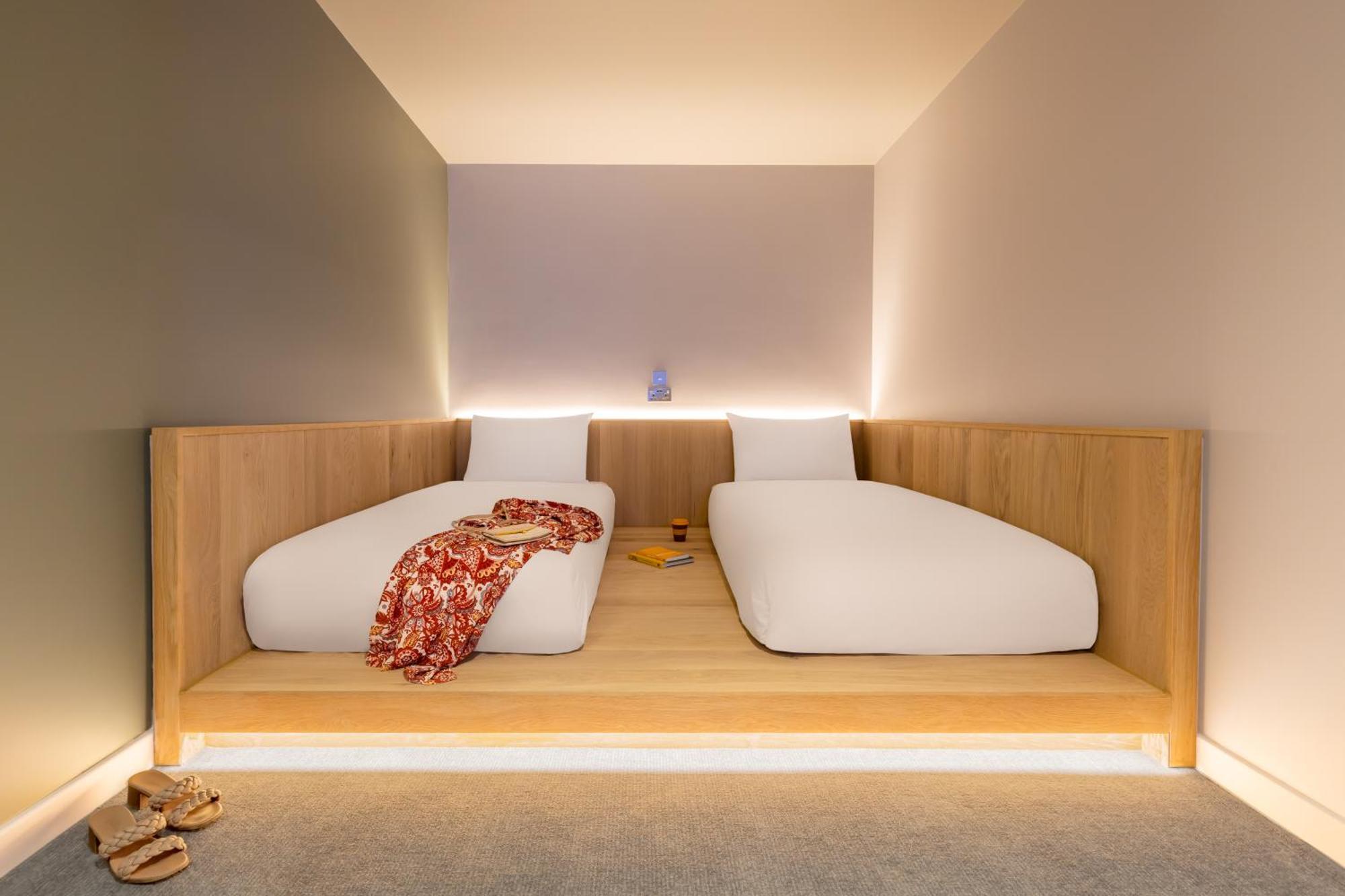 Cocoon 2 - Twin