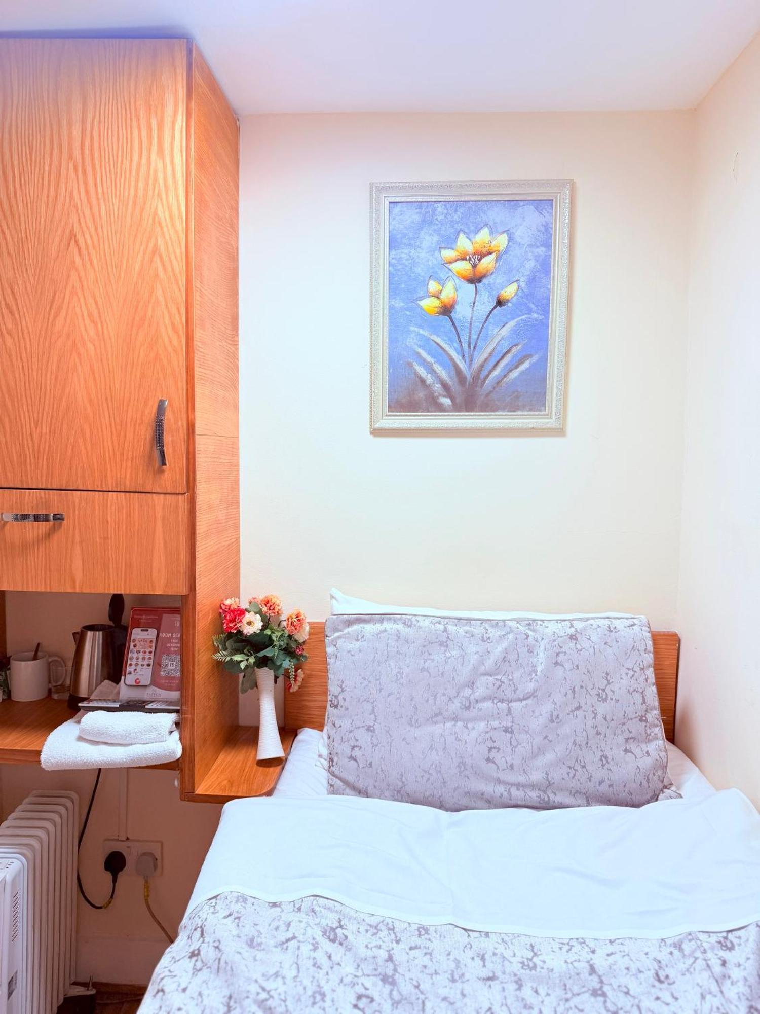 Budget Single Room