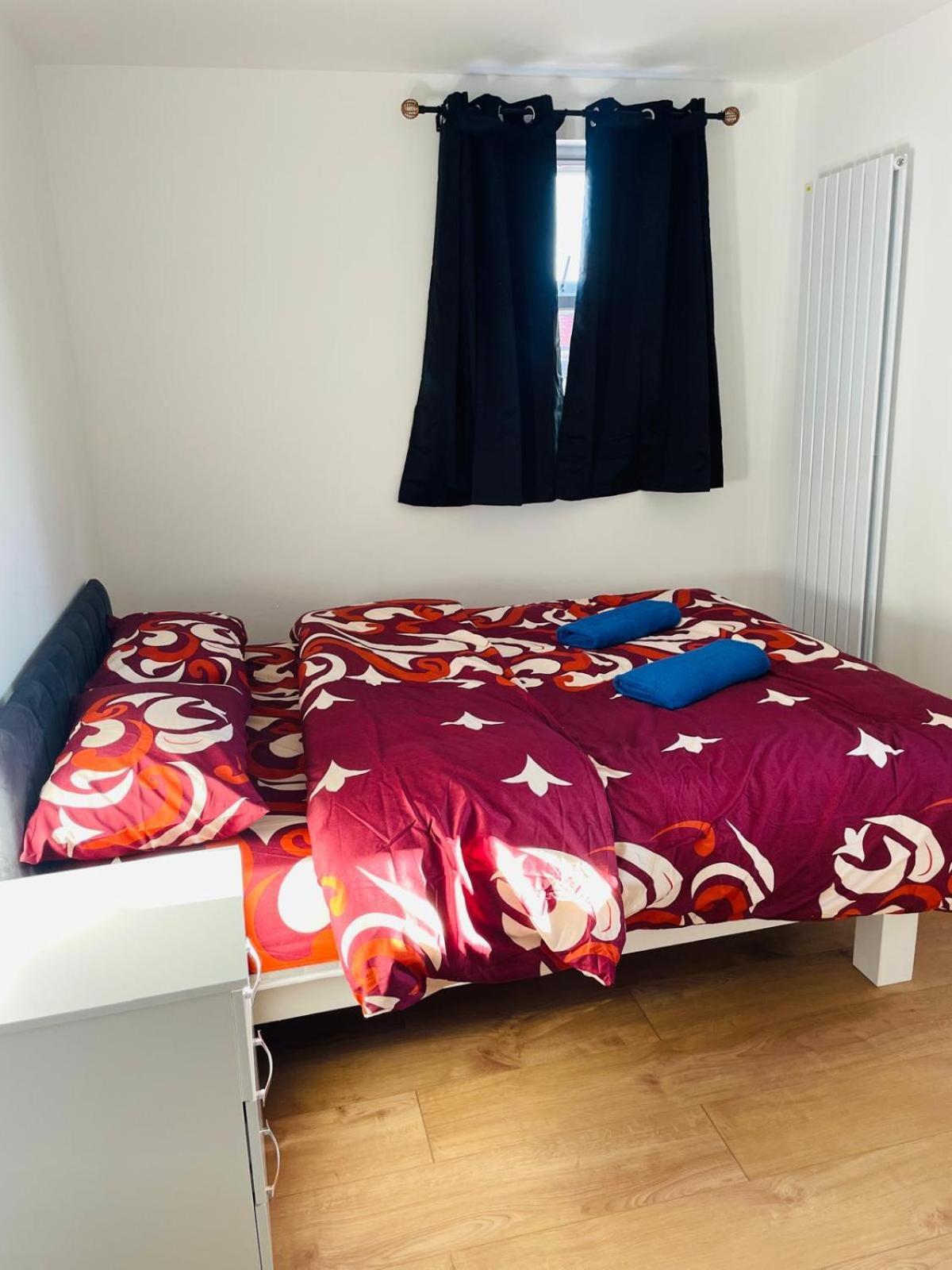 Deluxe Double Room Shower