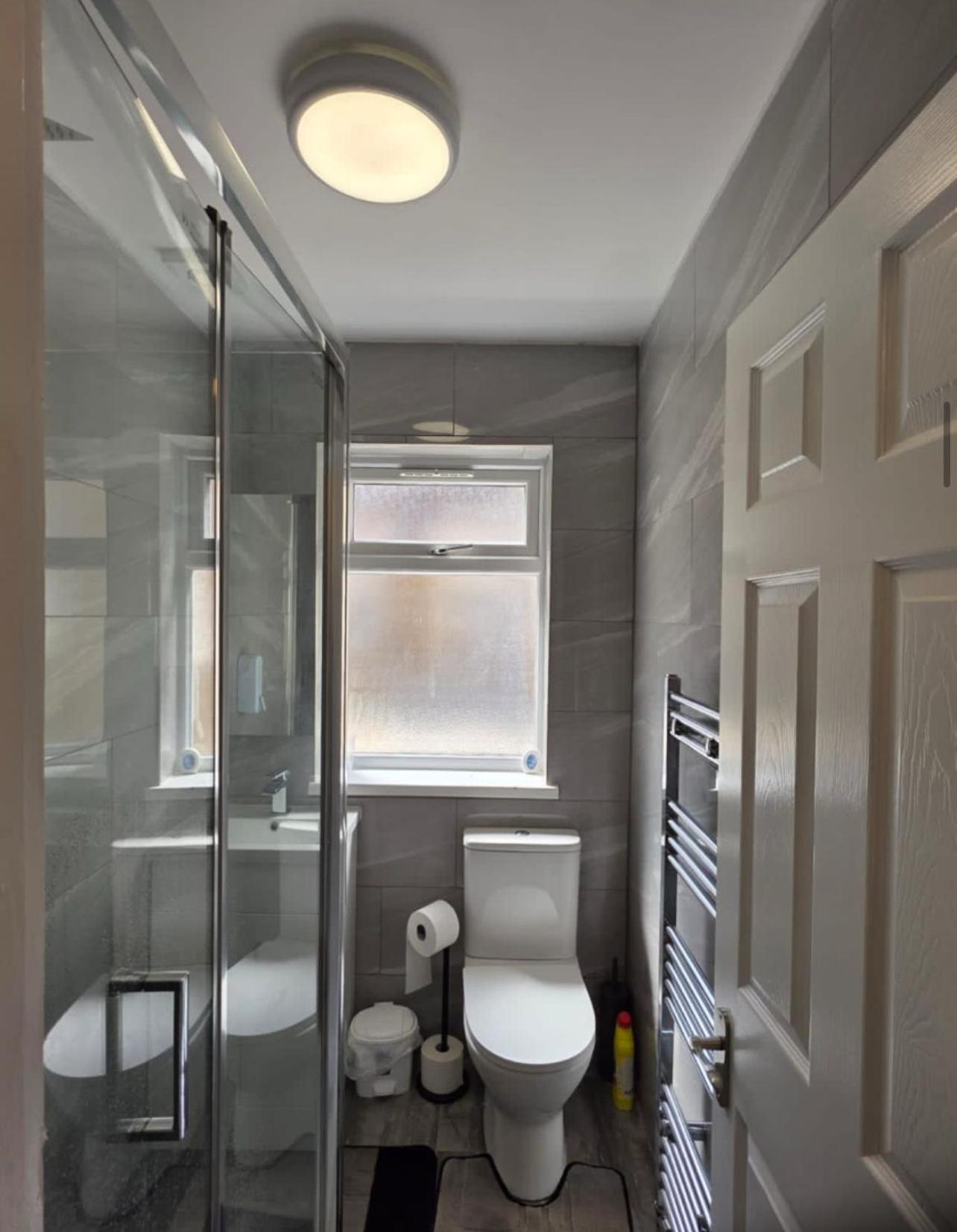 Double Room Private Bathroom