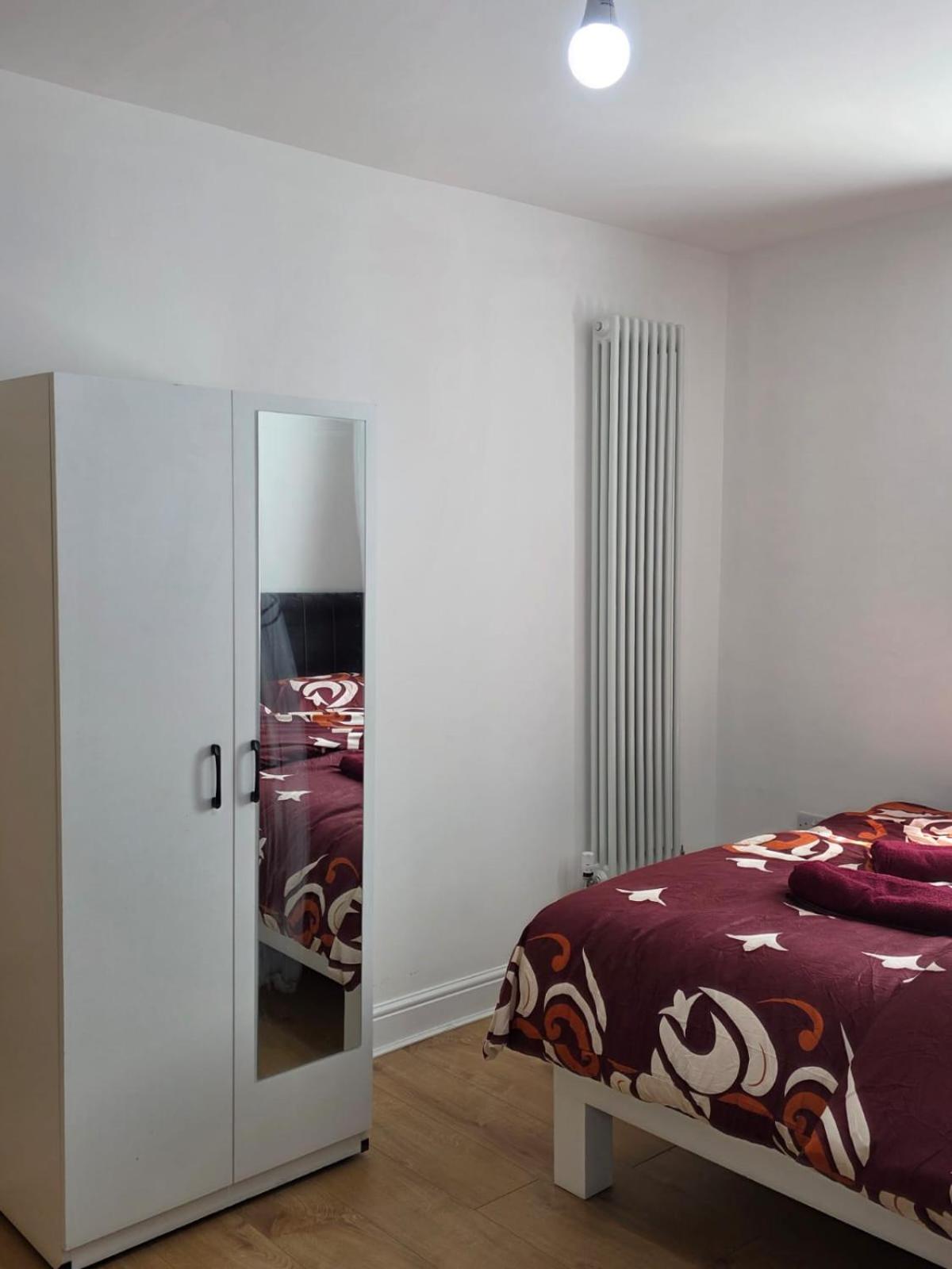 Deluxe Double Room Shower