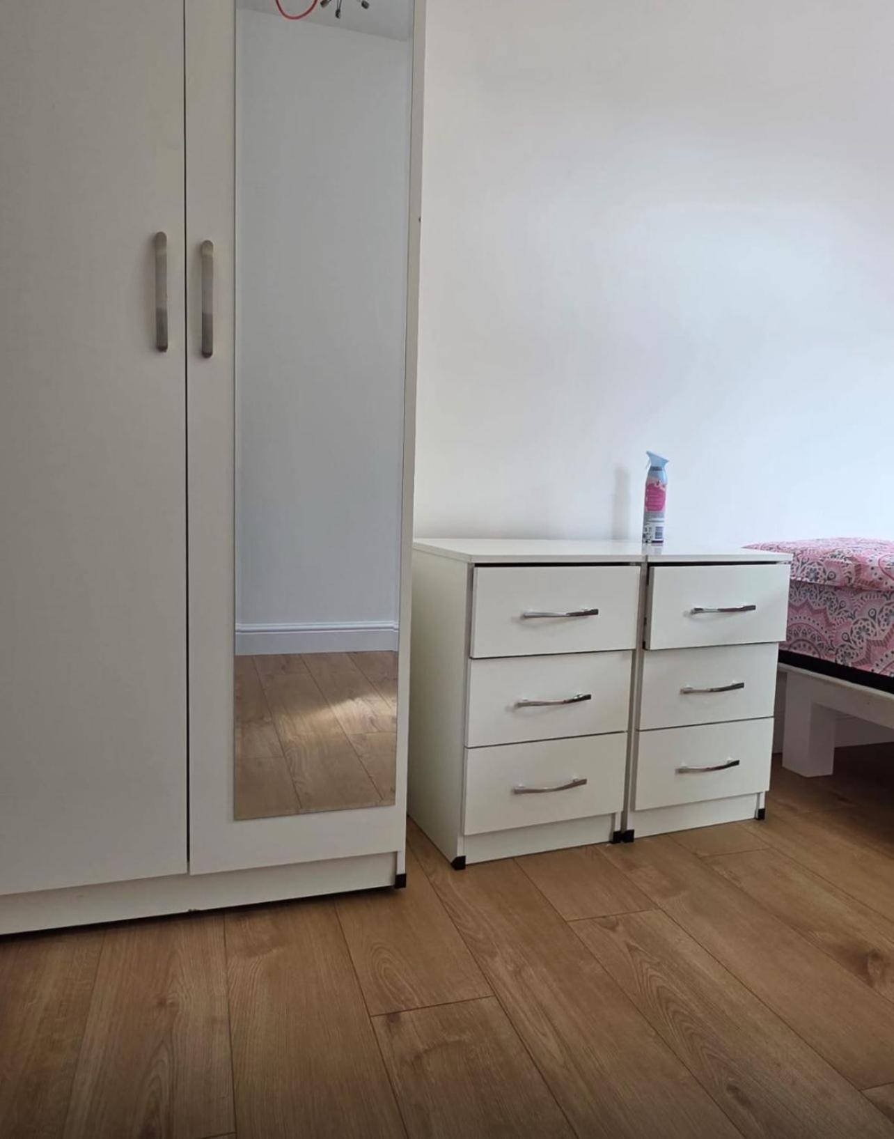 Double Room Private Bathroom