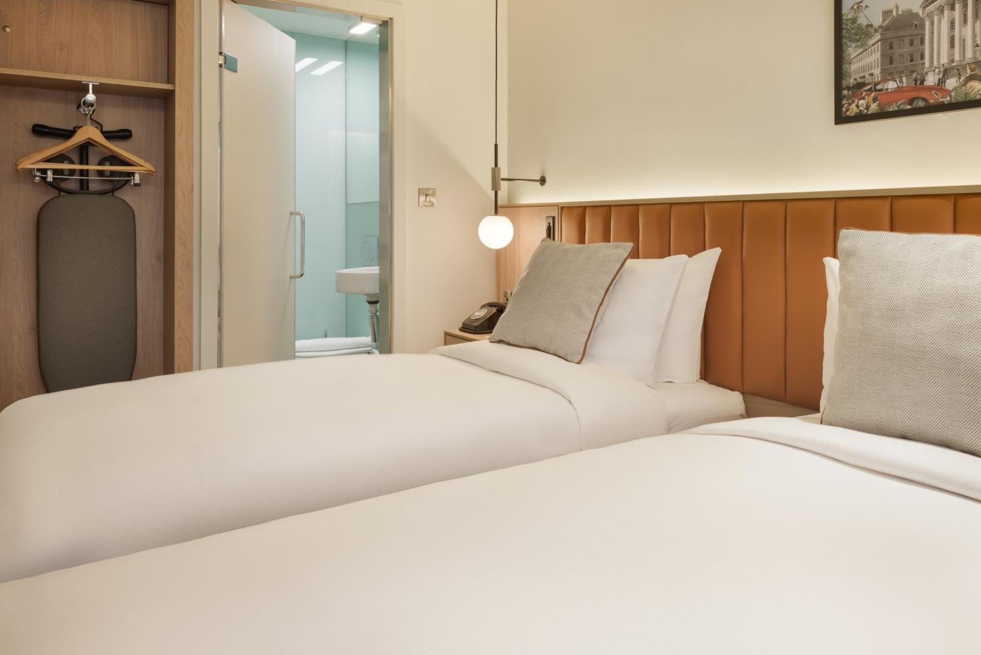 Club Twin,1665396970:JPEG