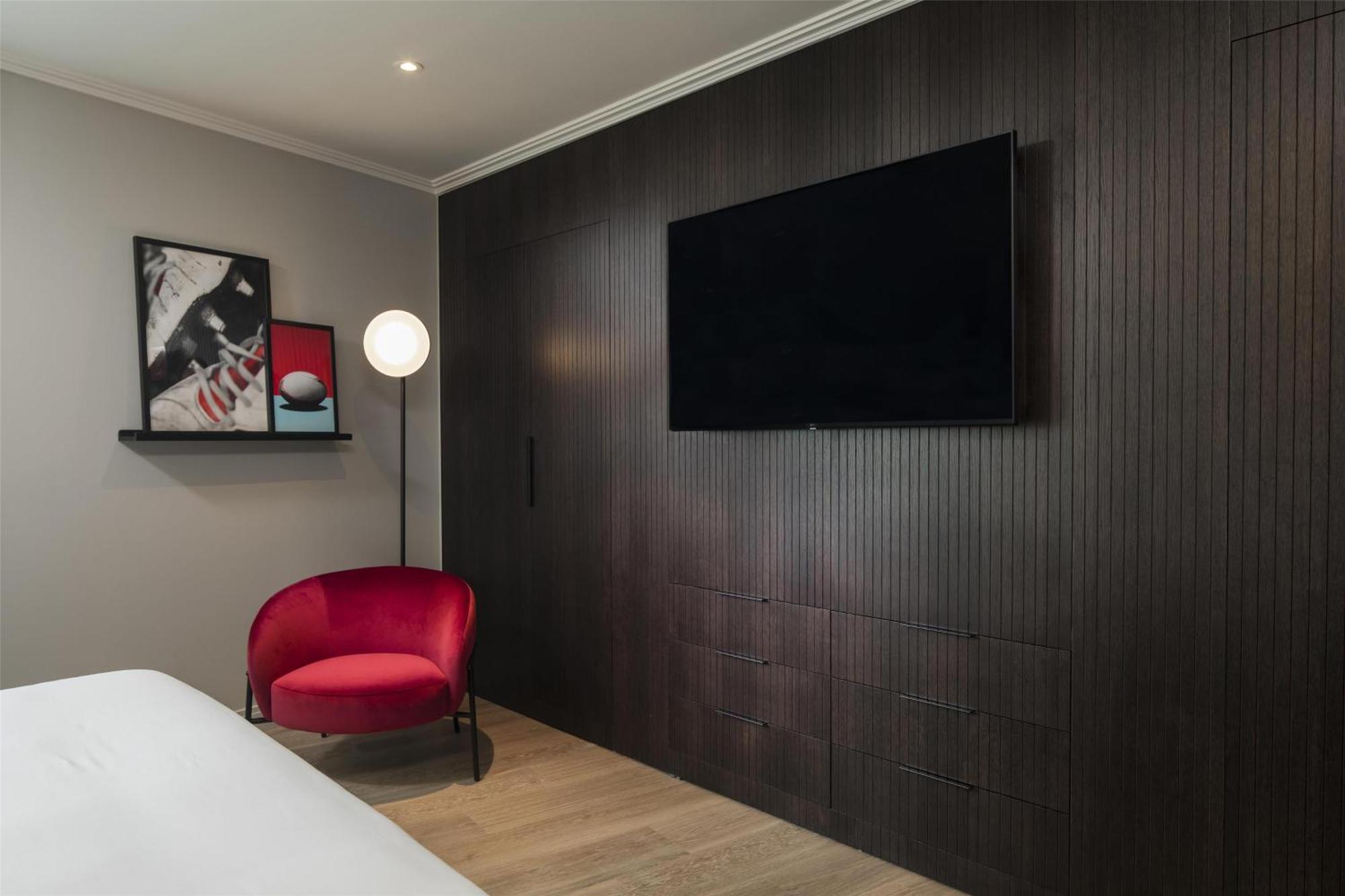 Legends Suite
