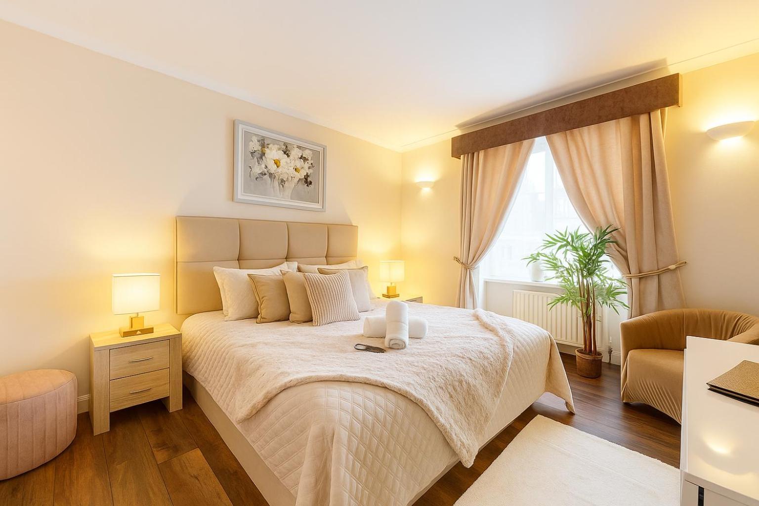 King One-Bedroom Apartment