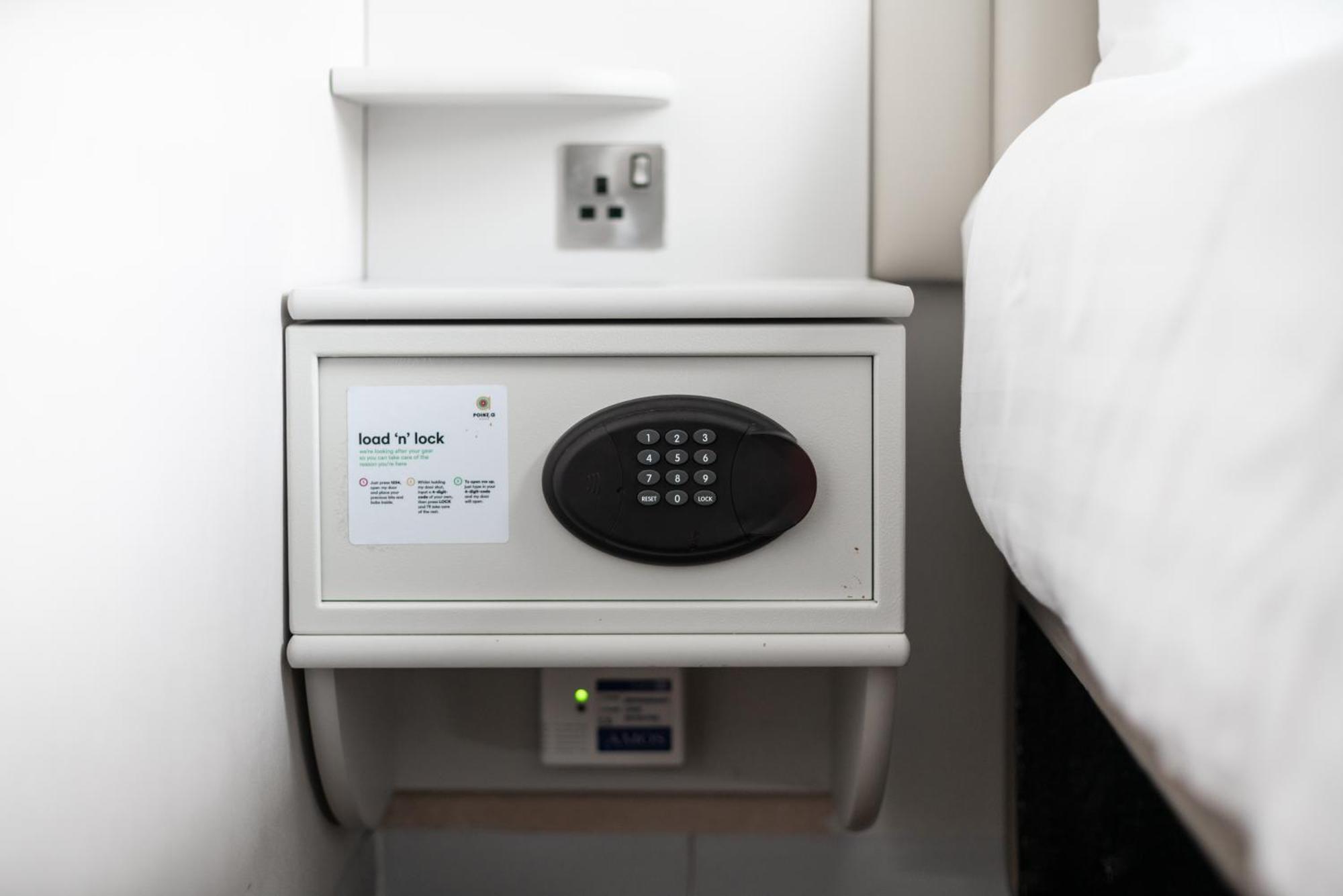 Barrierefreies Doppelzimmer mit Fenster