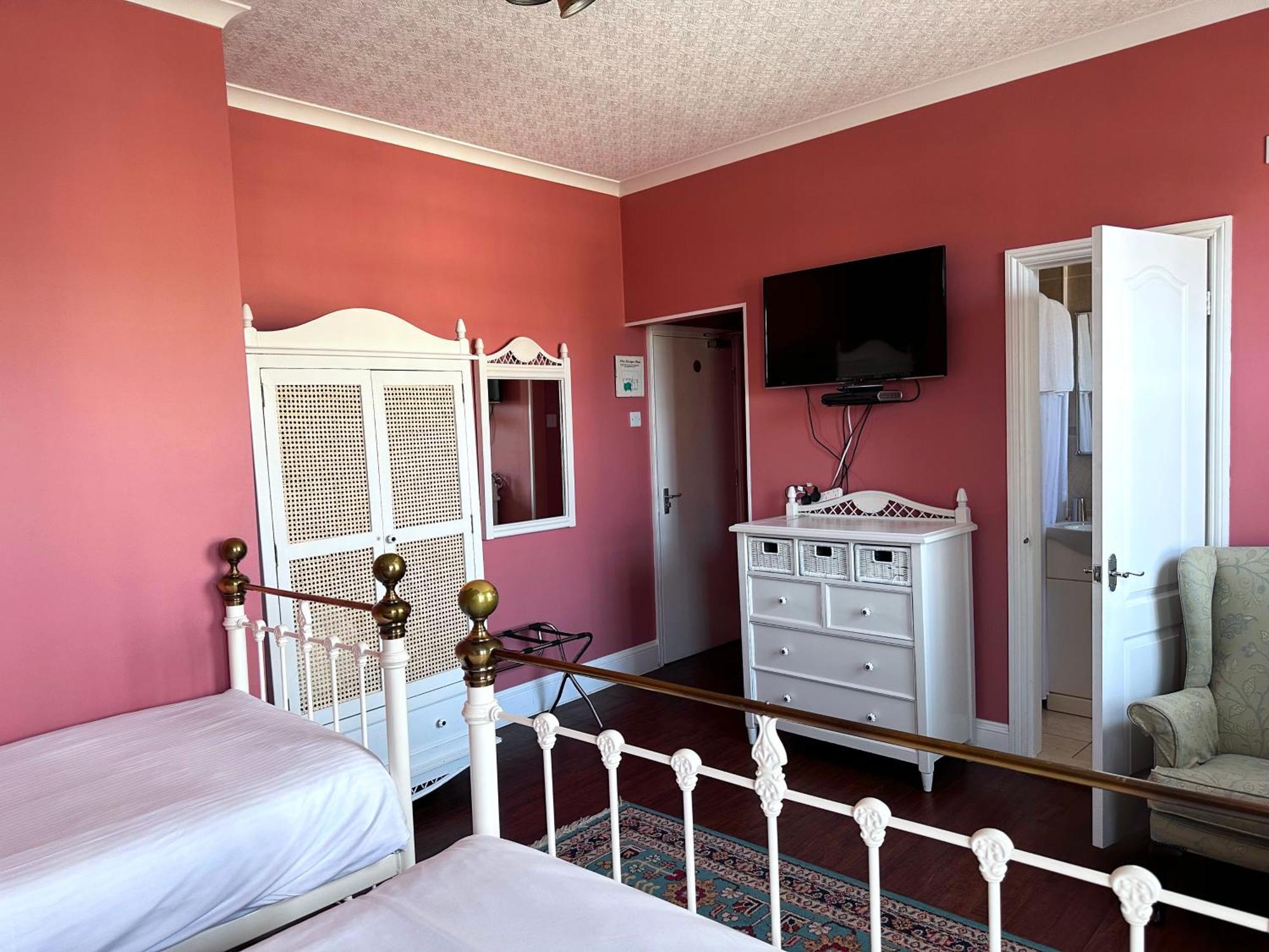 Basic Triple Room,1697098163:JPEG