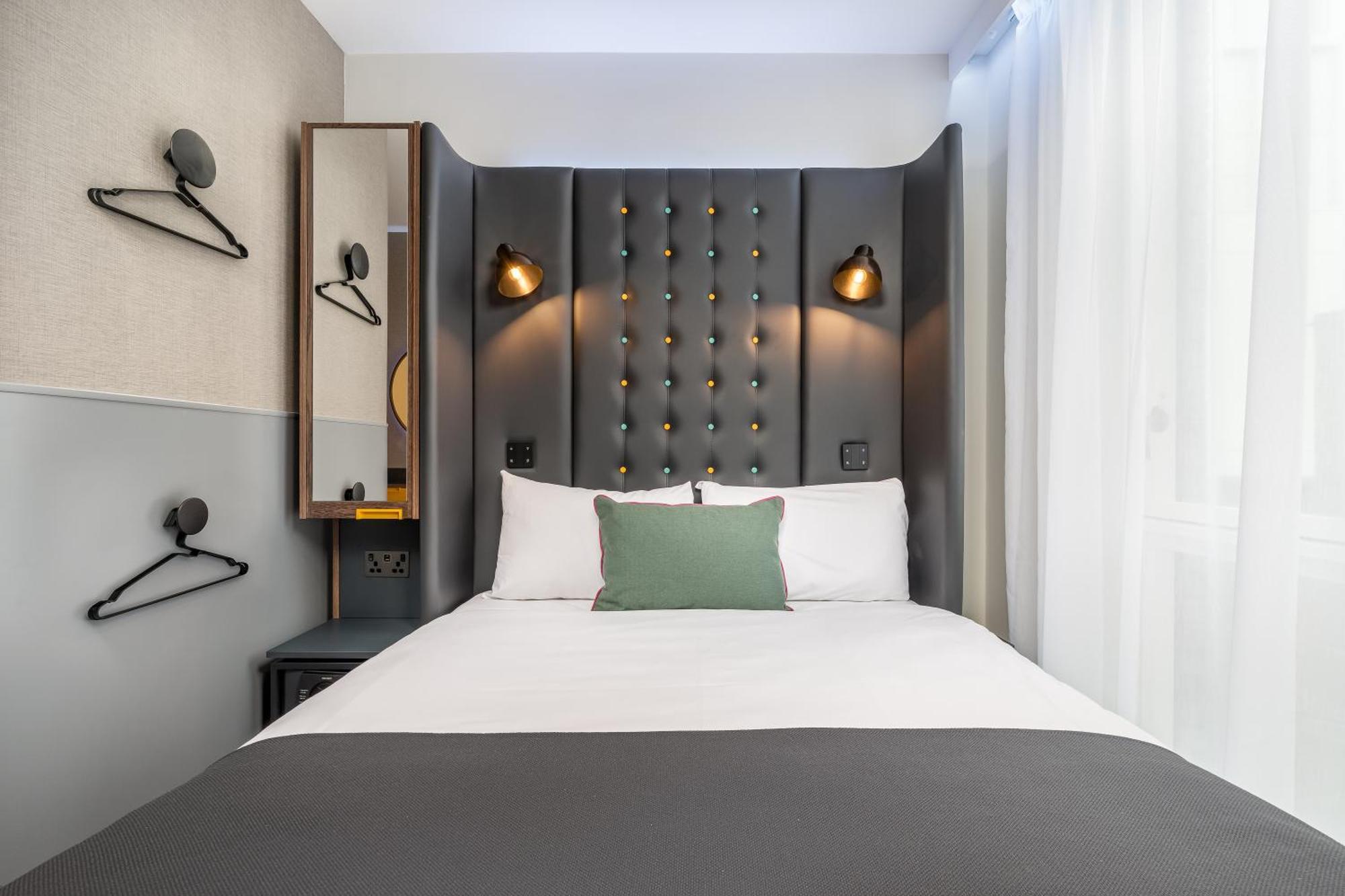Cosy Double Room Window