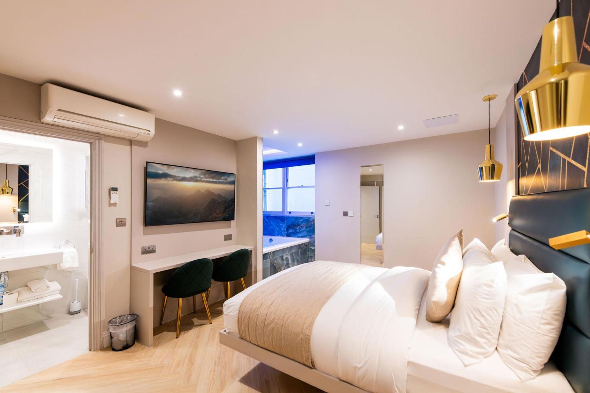 Deluxe Double Studio Jacuzzi