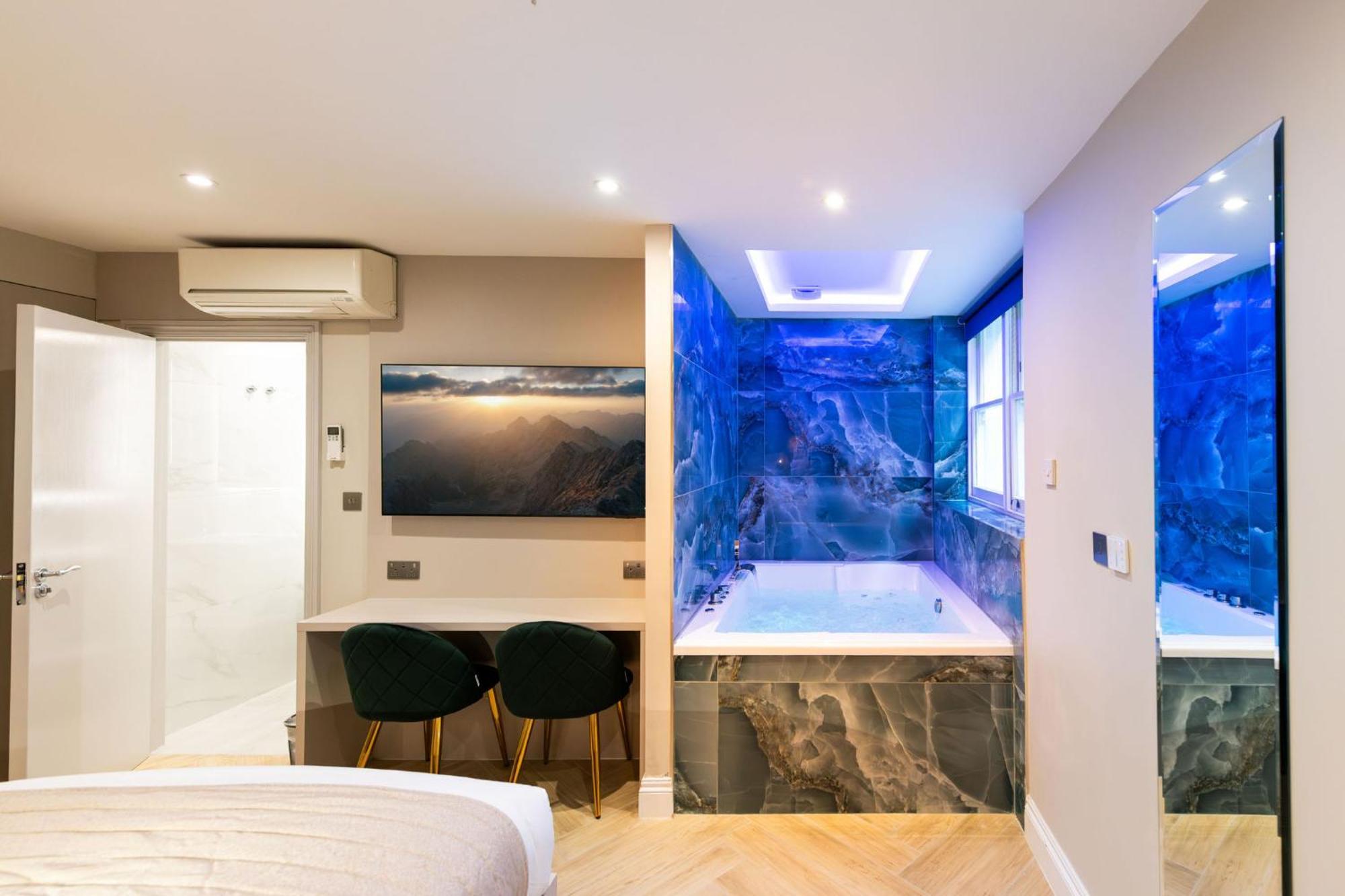 Deluxe Double Studio Jacuzzi