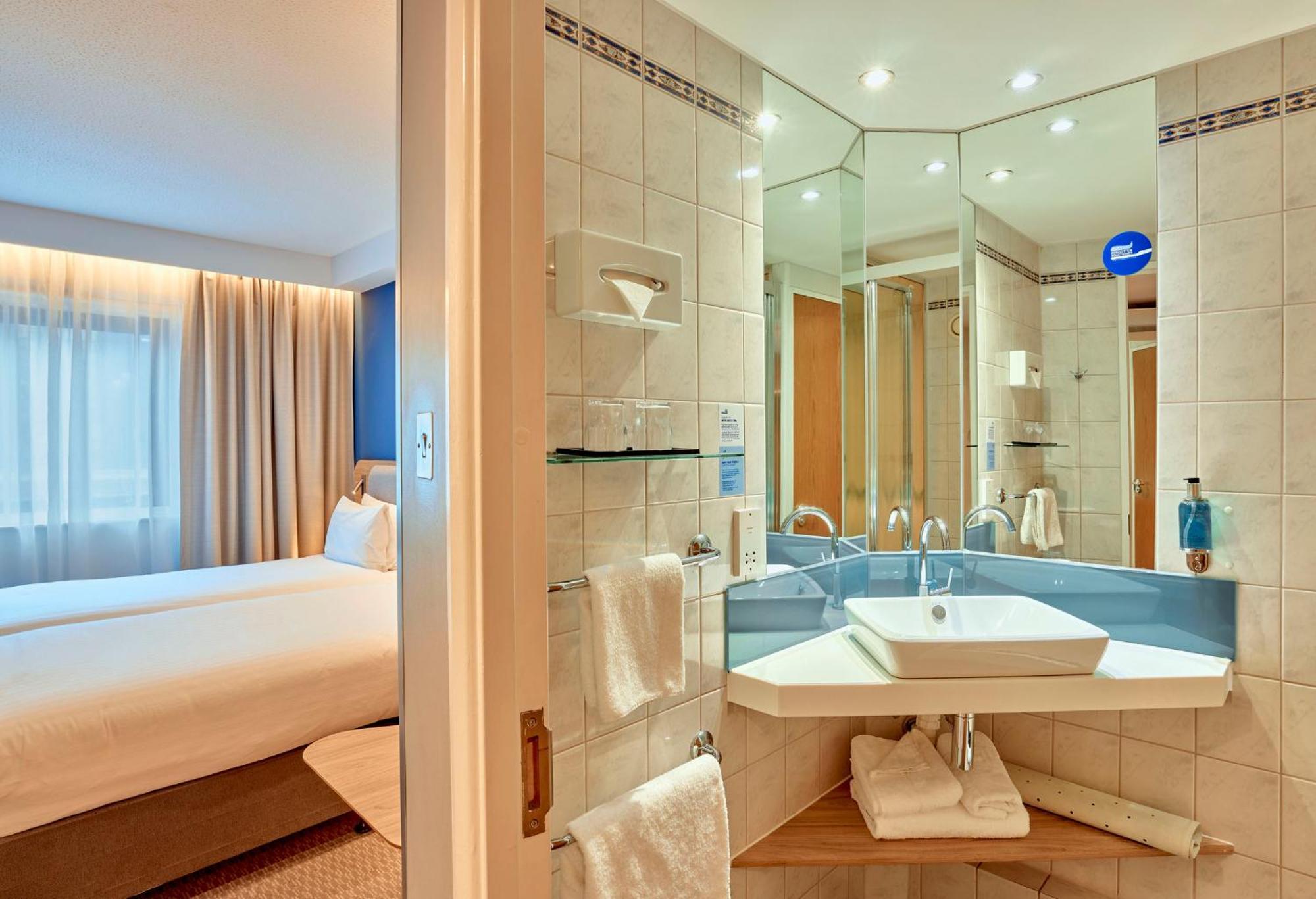 Standard Twin Room Hot