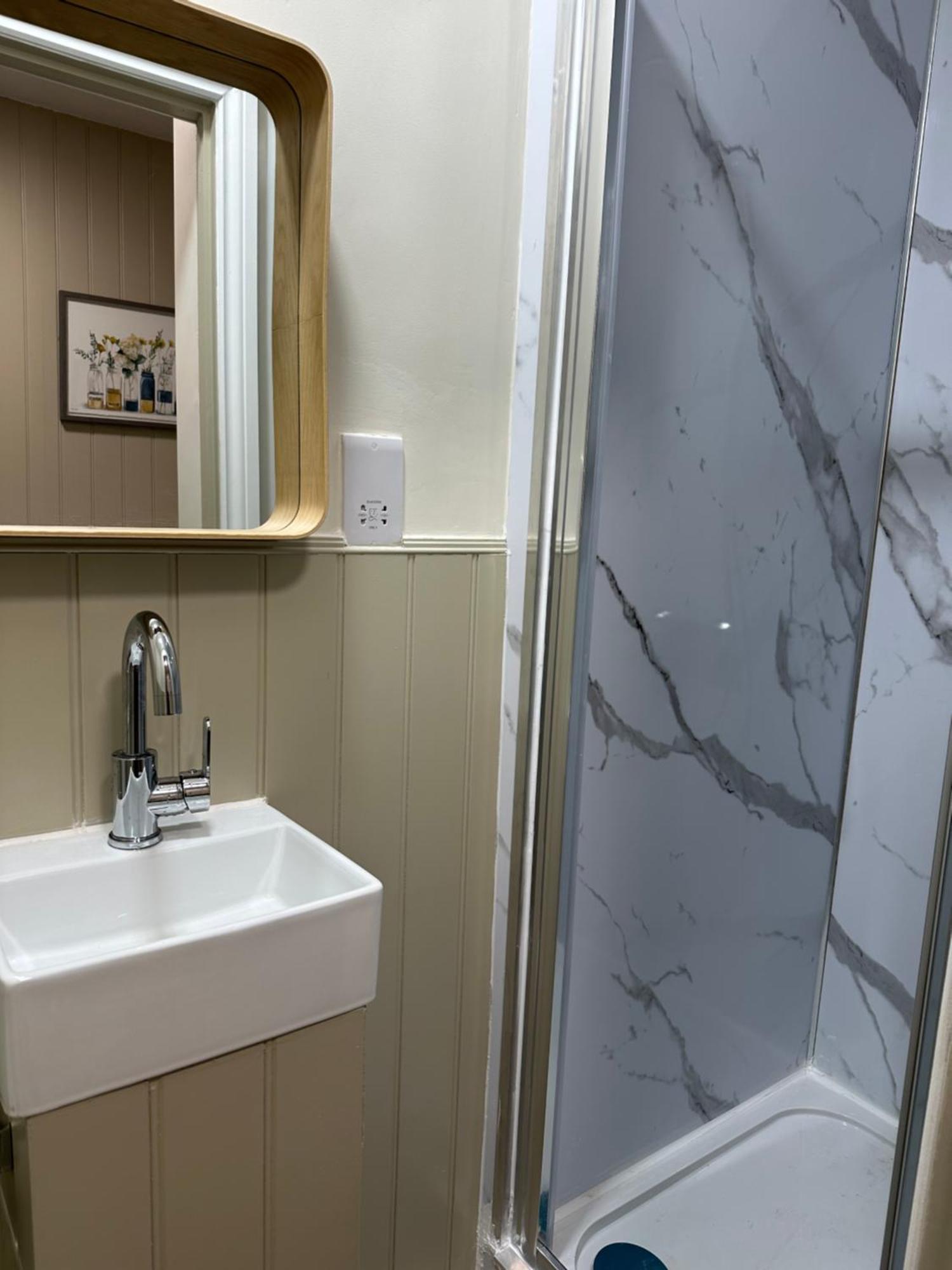Quadruple Room Private Bathroom