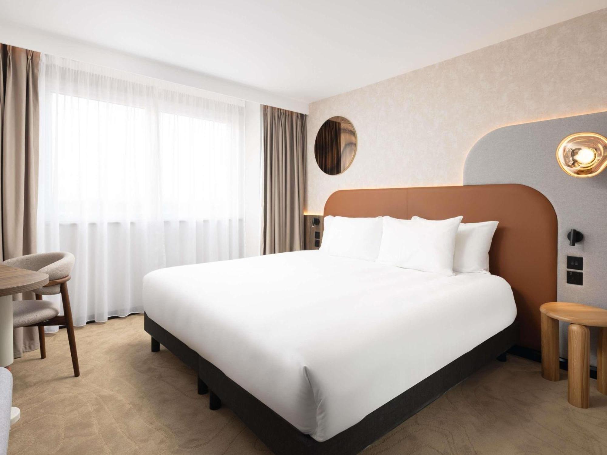Deluxe Priviledge King Room with Bath Tub,1740100105:JPEG