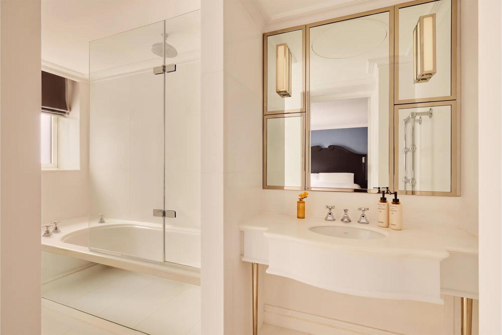 Binnenplaats Deluxe Kamer