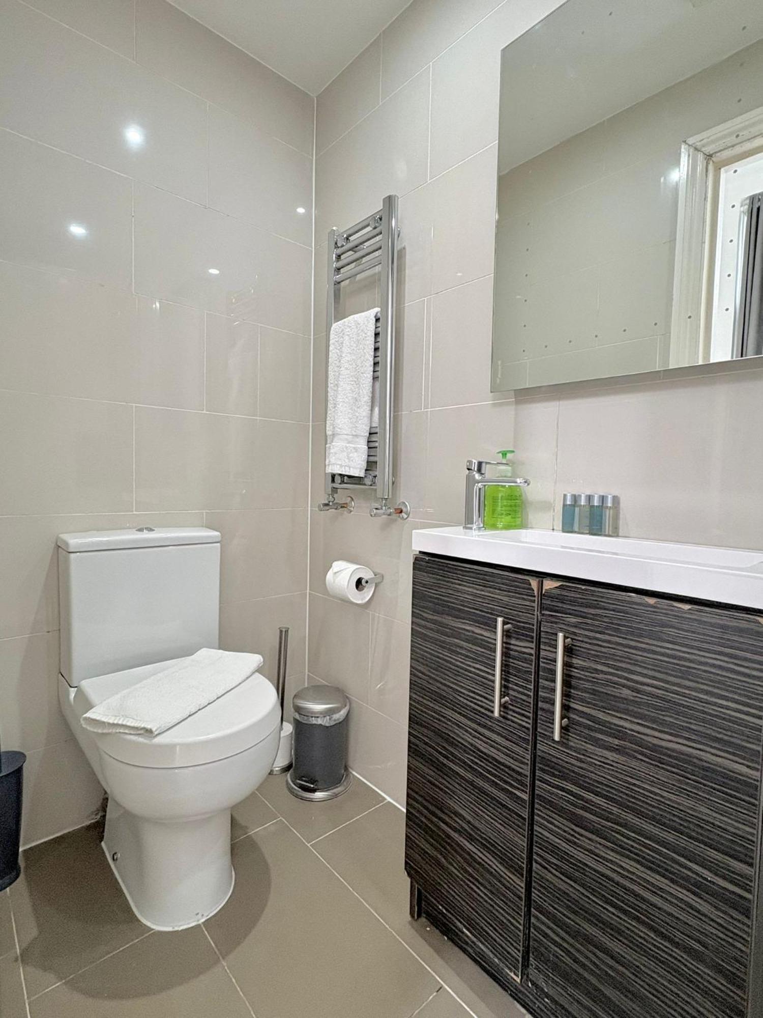 Double Room Private Bathroom